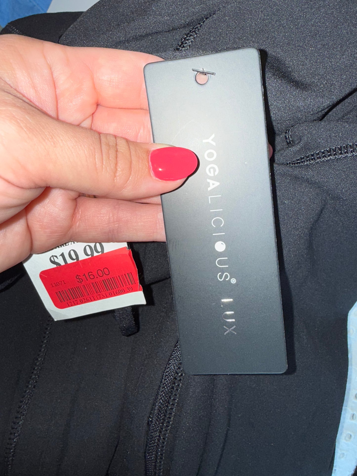 NWT Yogalicious (Large) Brand New Black Zip Up Sporty Cropped Jacket