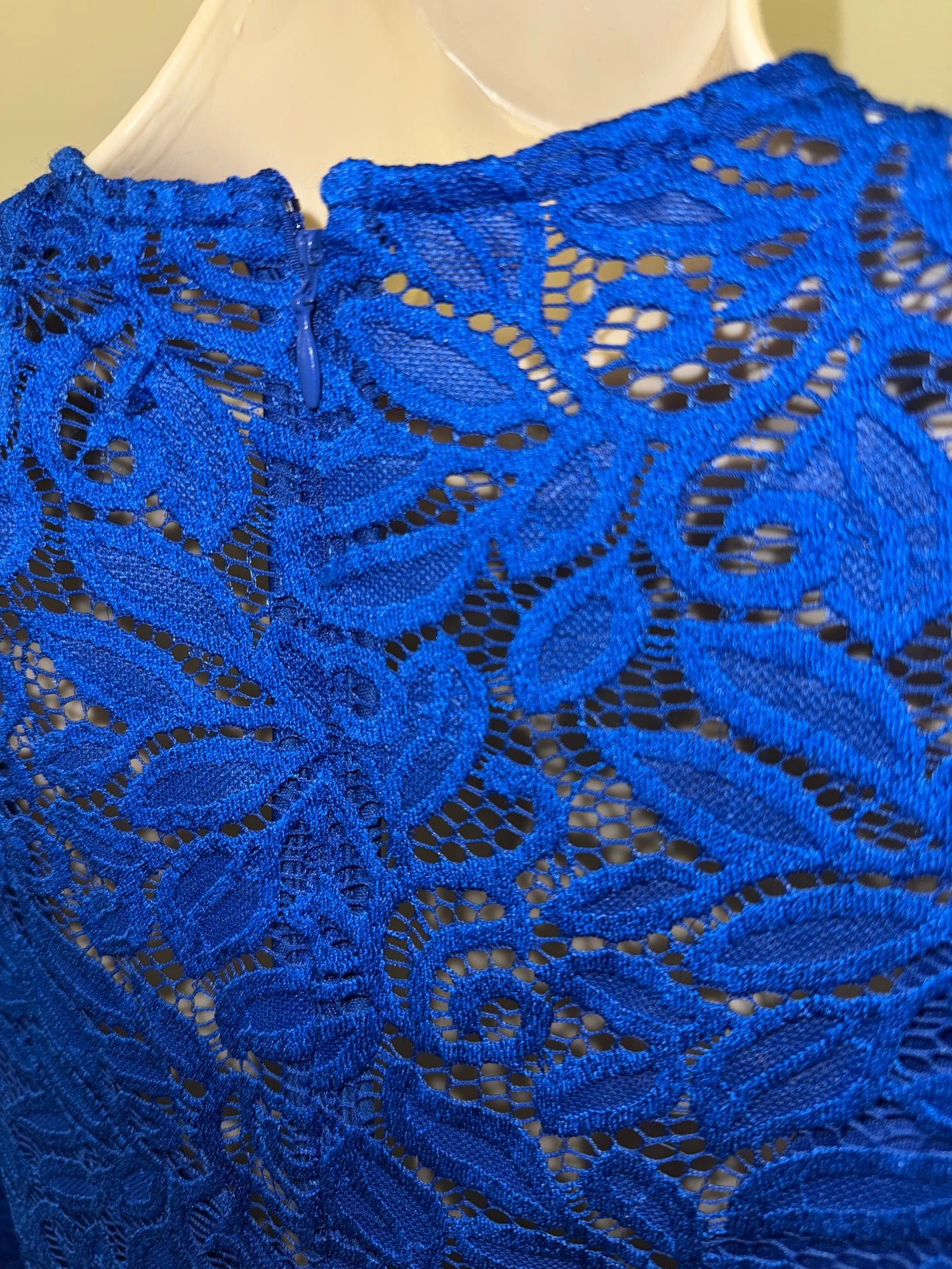 NWT Laundry (4) Brand New Lace Long Sleeve Midi Dress
