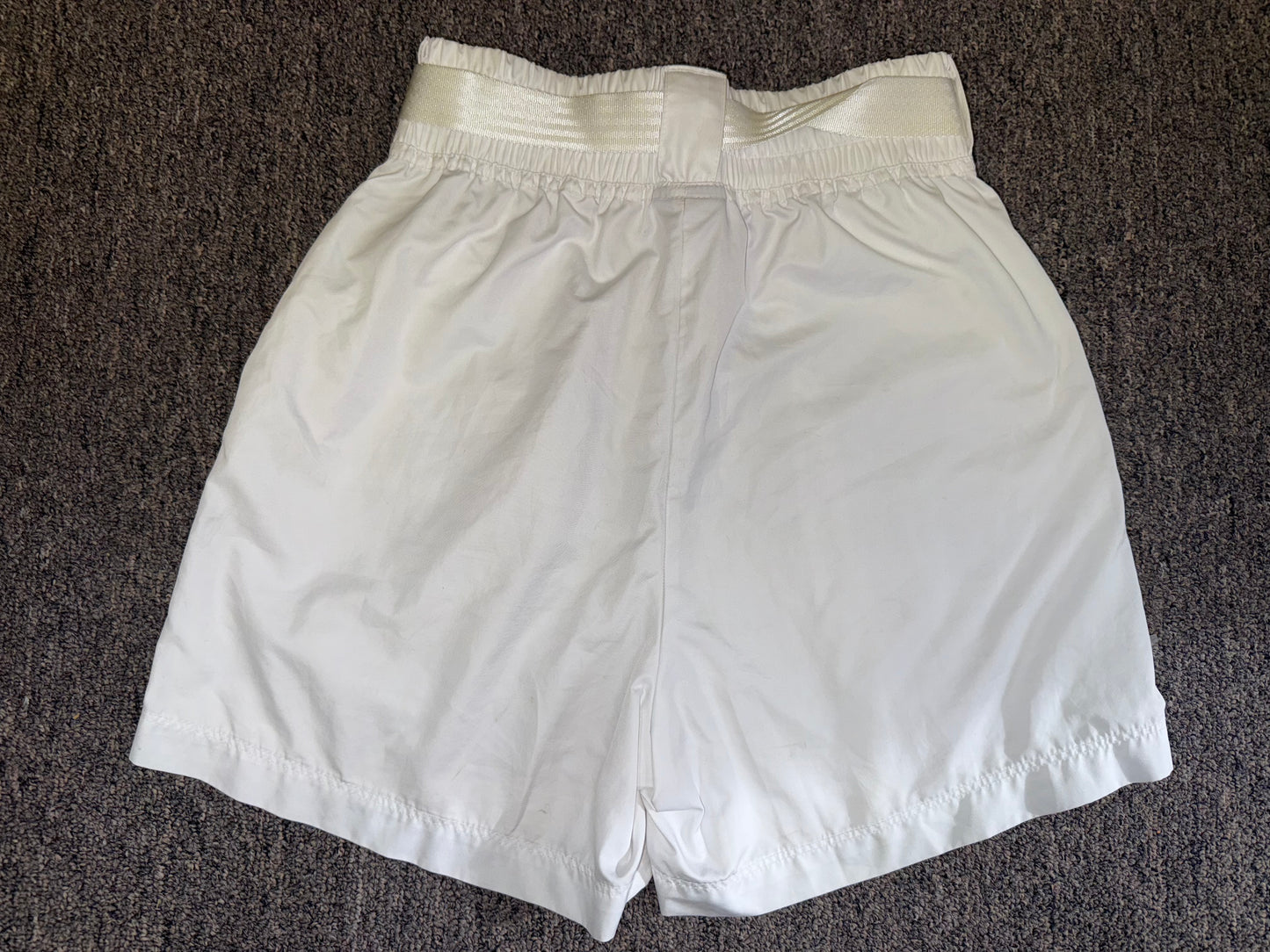 Nike (XS) White Woven Belted Loose Fit Shorts