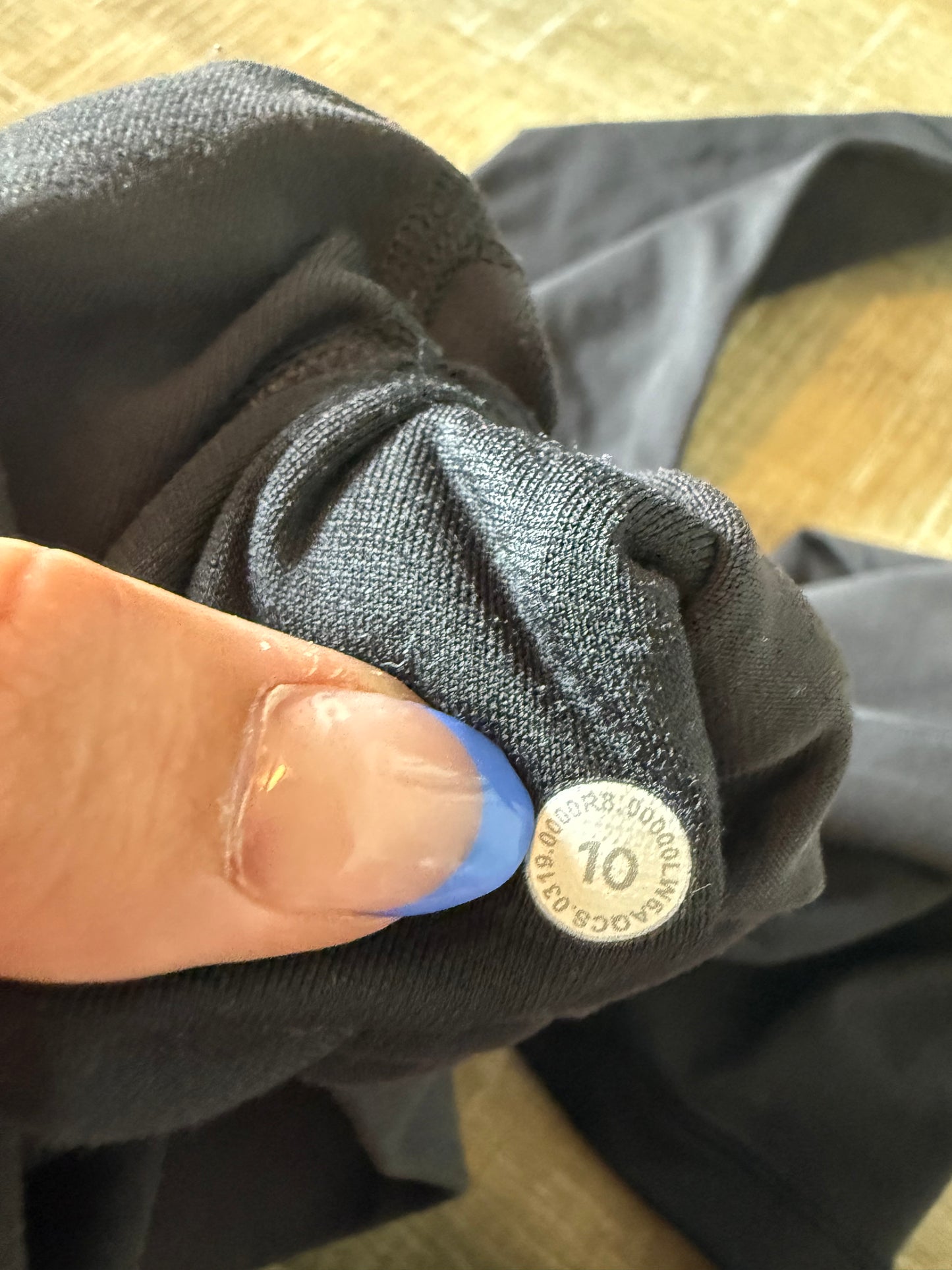 Lululemon (10) Black Wunder Under Crop (High-Rise) *Full-On Luon 21"
