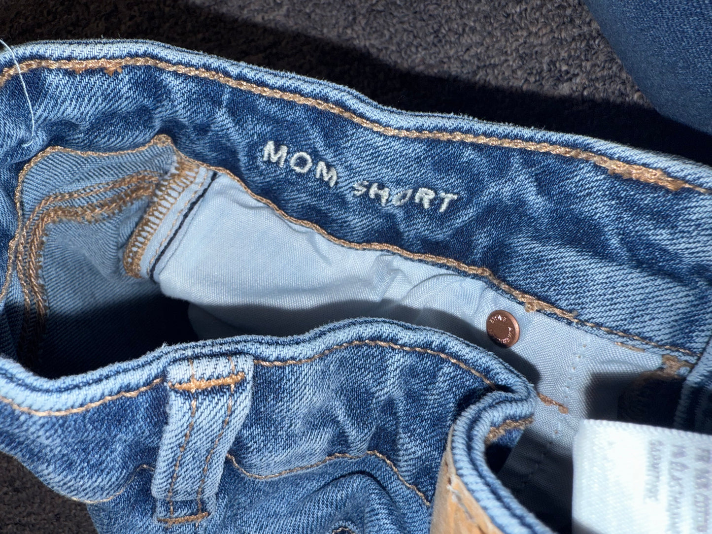 American Eagle (00) Denim Mom Jean Shorts with Stretch