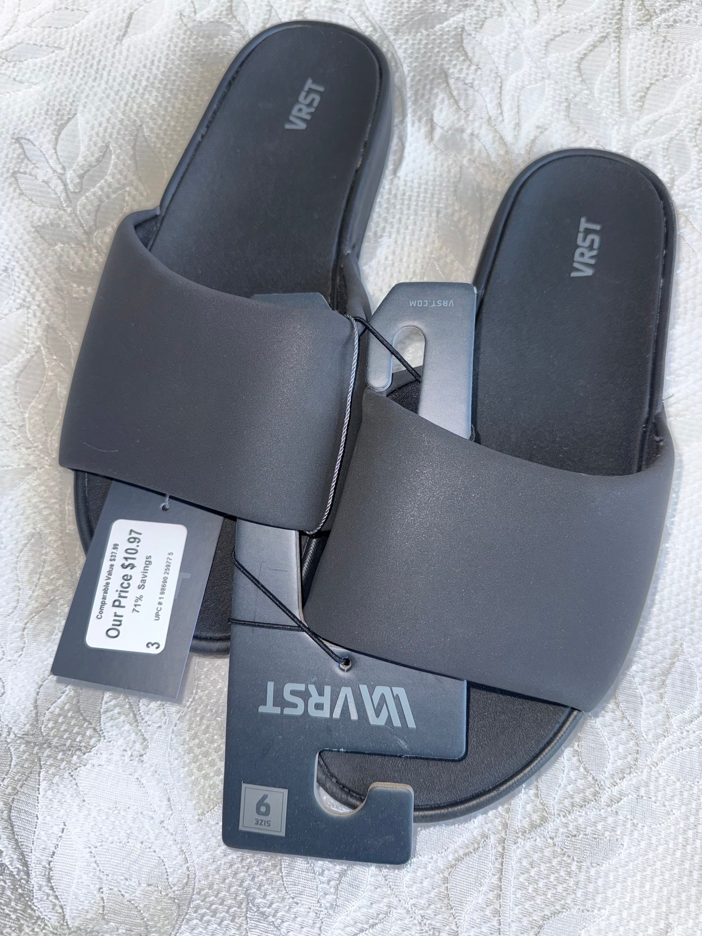 NWT VRST (9) Brand New Grey Slip on Sandals