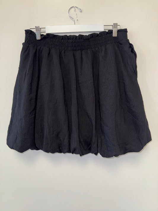 (XL) Black Bubble Hem Skort with Pockets