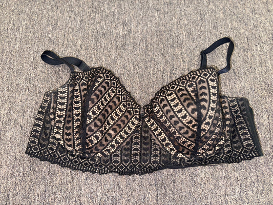 Adore Me (42C) Black & Nude Lace//Sheer Heart Pattern Bra