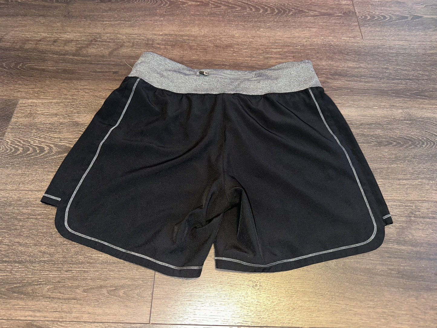 Reebok (Medium) Black Sporty Shorts with Back Zipped Pocket