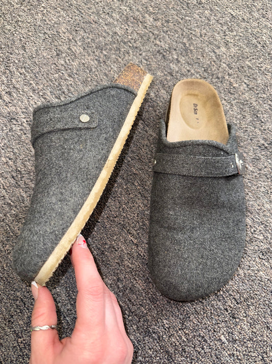 Dr. Scholl's (11) Grey Slip On Louis Iconic Clogs