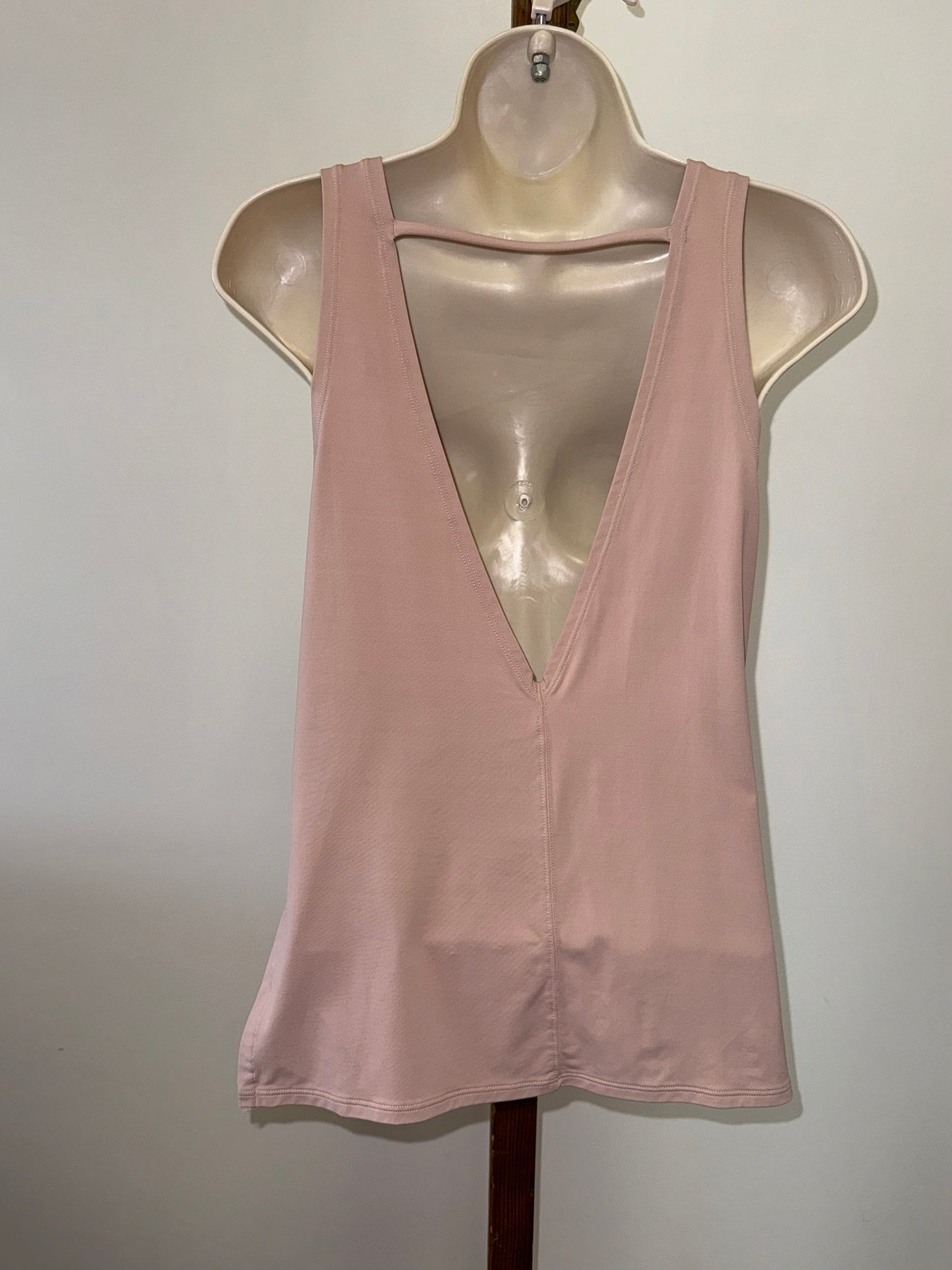 Under Armour (XS) Blush Sporty Tank Top with Mesh V-Neck