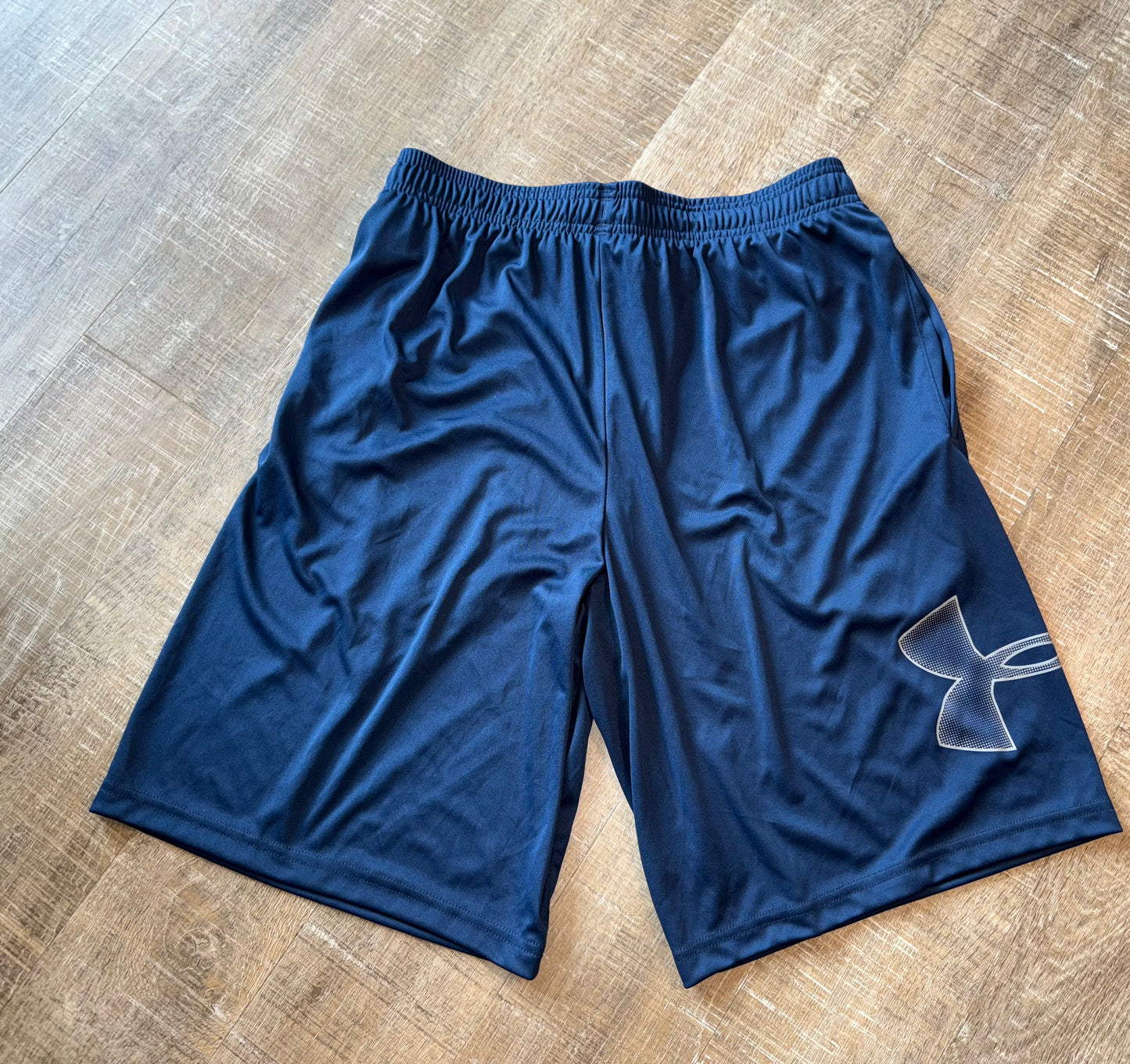 Under Armour (Medium) Navy Blue Loose Fit Sporty Shorts