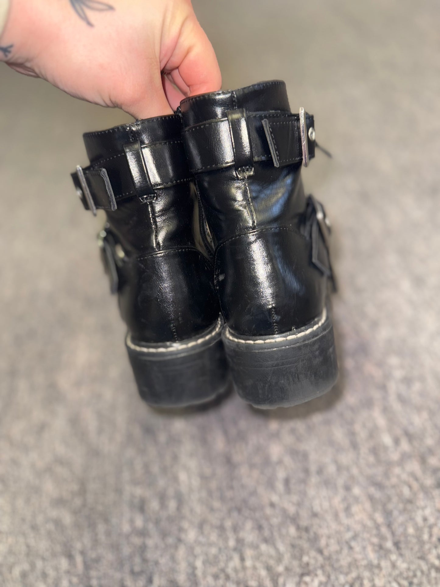 Forever 21 (7) Black//Silver Combat Boots