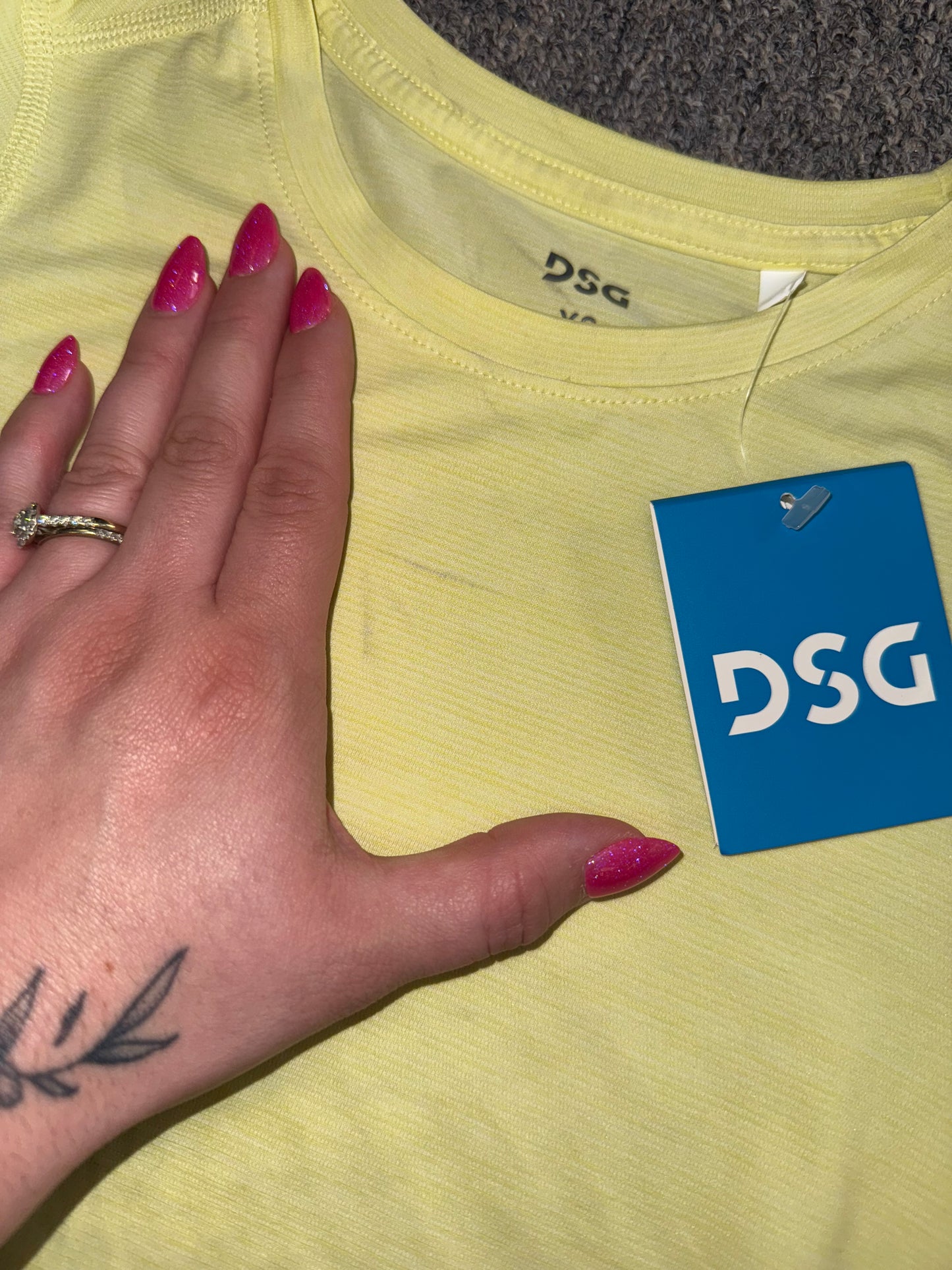 NWT DSG (XS) *FREE WITH PURCHASE* Brand New Kids Yellow Sporty T-Shirt