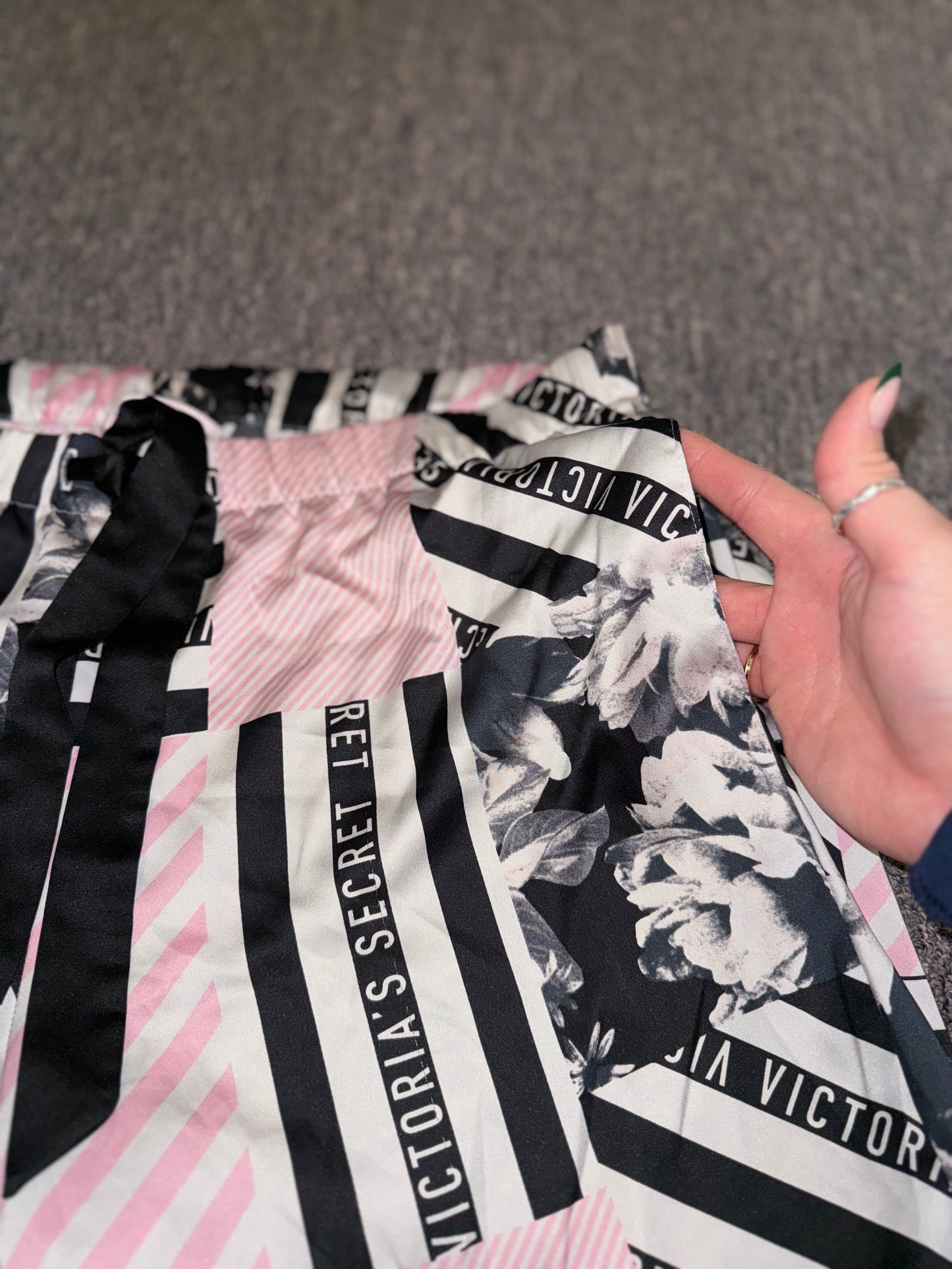 Victoria's Secret (Large) Pattern Polyester PJ Pants