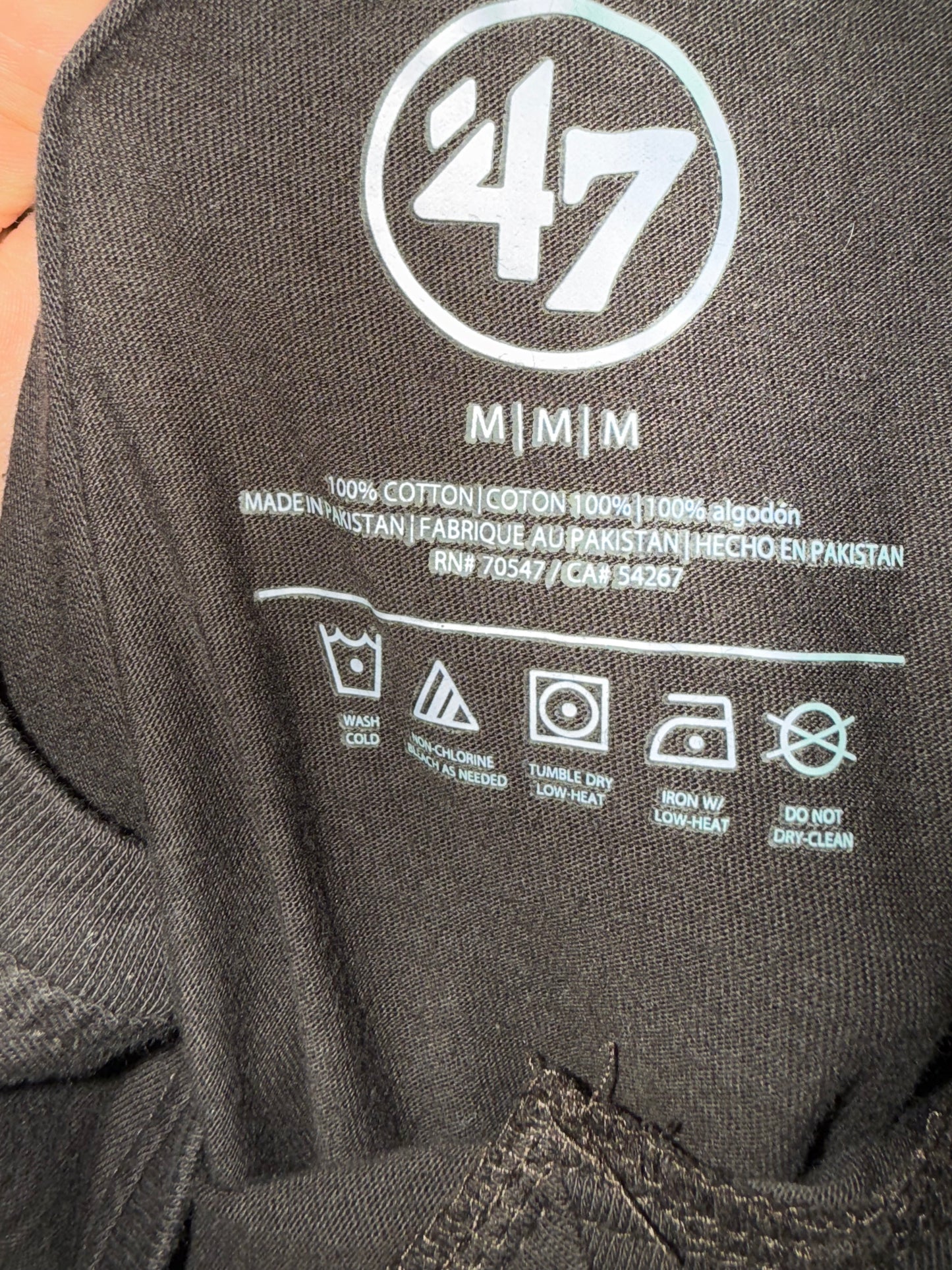 47 (Medium) Brown V-Neck Cleveland Browns T-Shirt