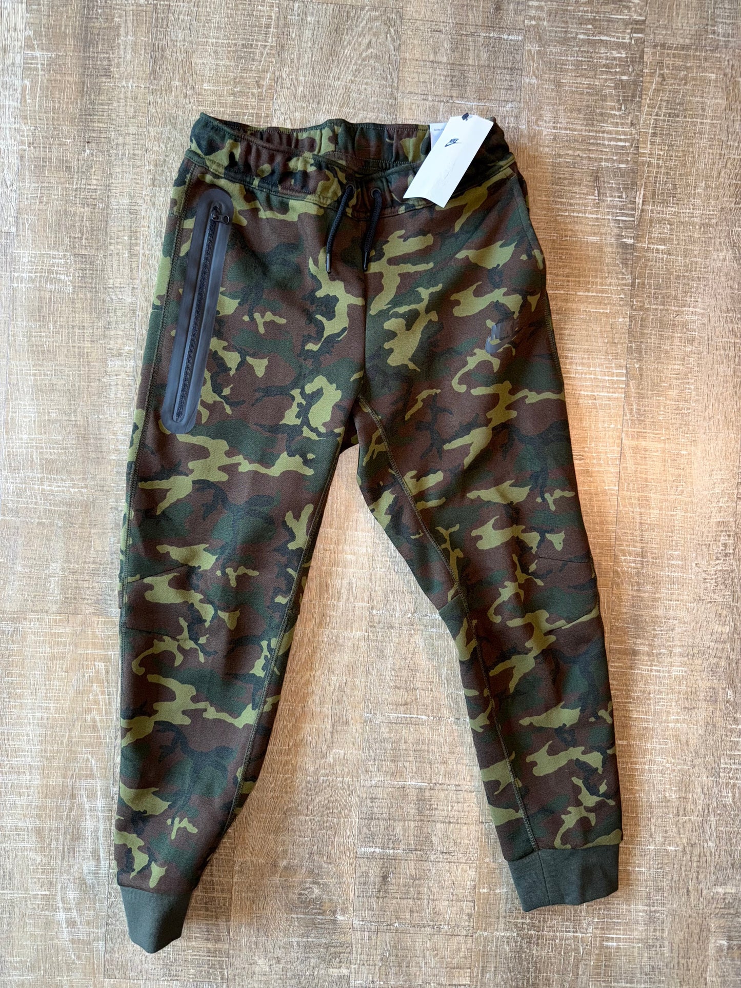 NWT Nike (Boys Medium) Brand New Green Camo Slim Fit Joggers