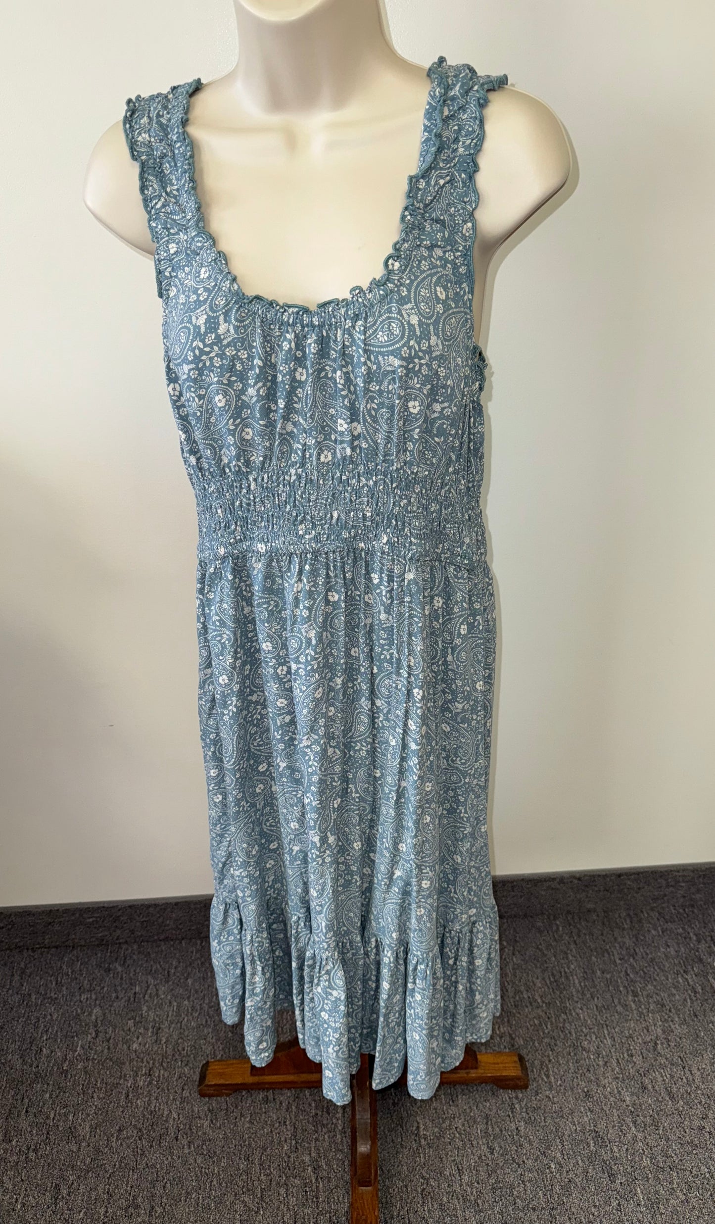 Patrons of Peace (Large) Blue and White Floral Pattern Sleeveless Maxi Dress