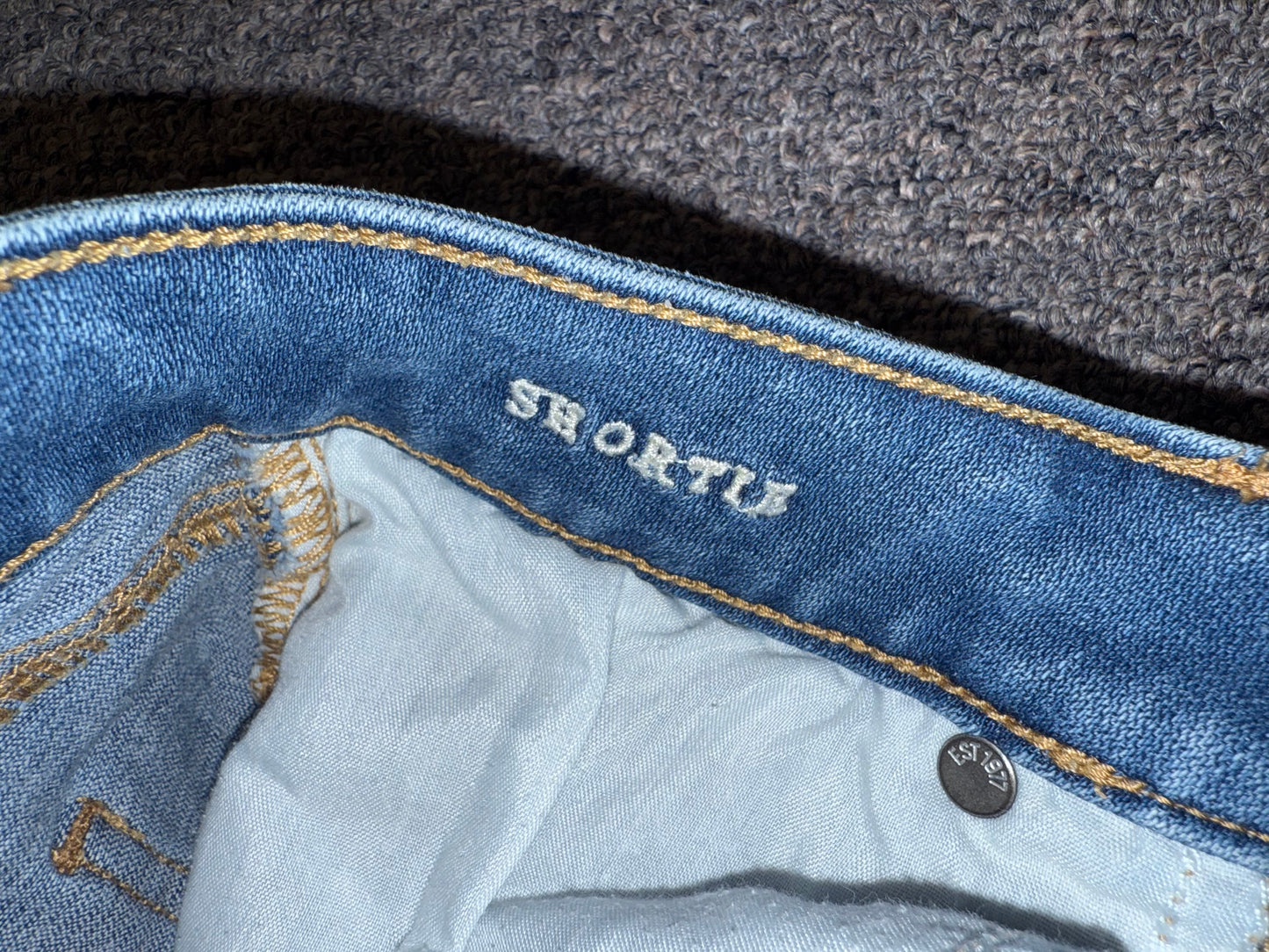 American Eagle (4) Denim Super Stretch X Shortie Jean Shorts with Frayed Hem