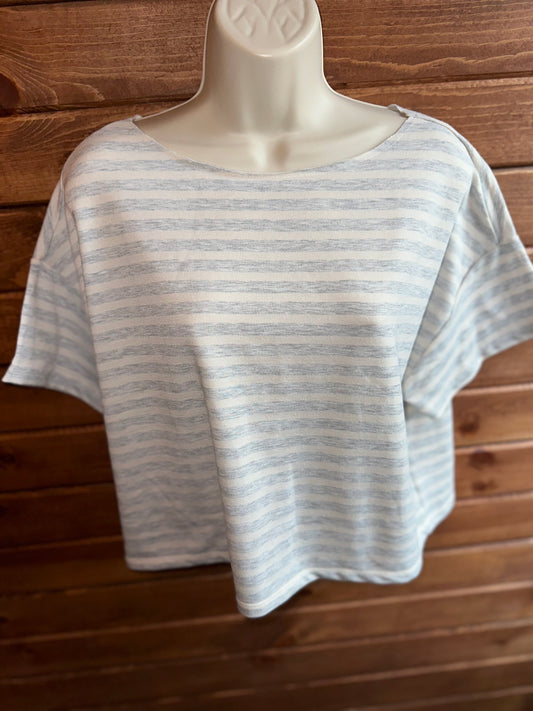 Mae (Large) Grey // White Striped Short Sleeve Crop Top