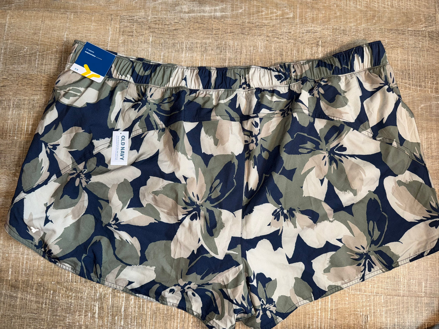 NWT Old Navy Active (3X) Brand New Blue/Green Floral 3" Inseam Shorts