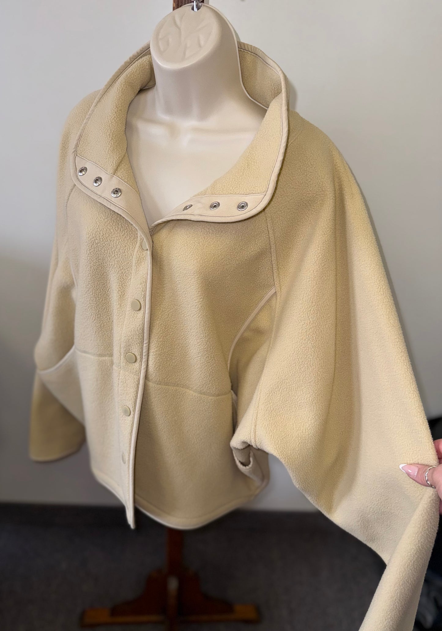 Outdoor Voices (XXL) Tan Fleece Button Up Pullover