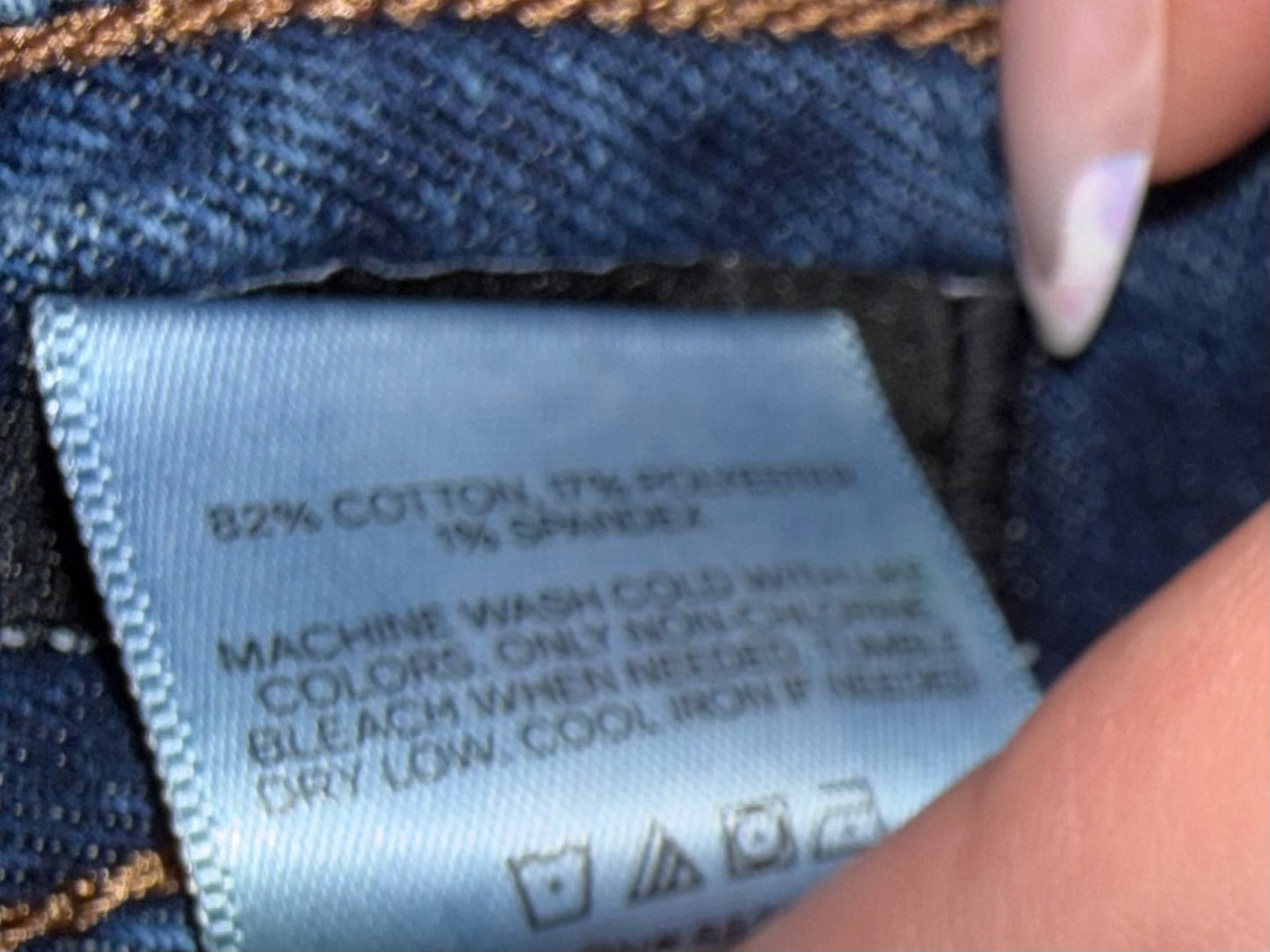 Express (2) Distressed 90's Ankle Boot Mid Rise Denim Jeans