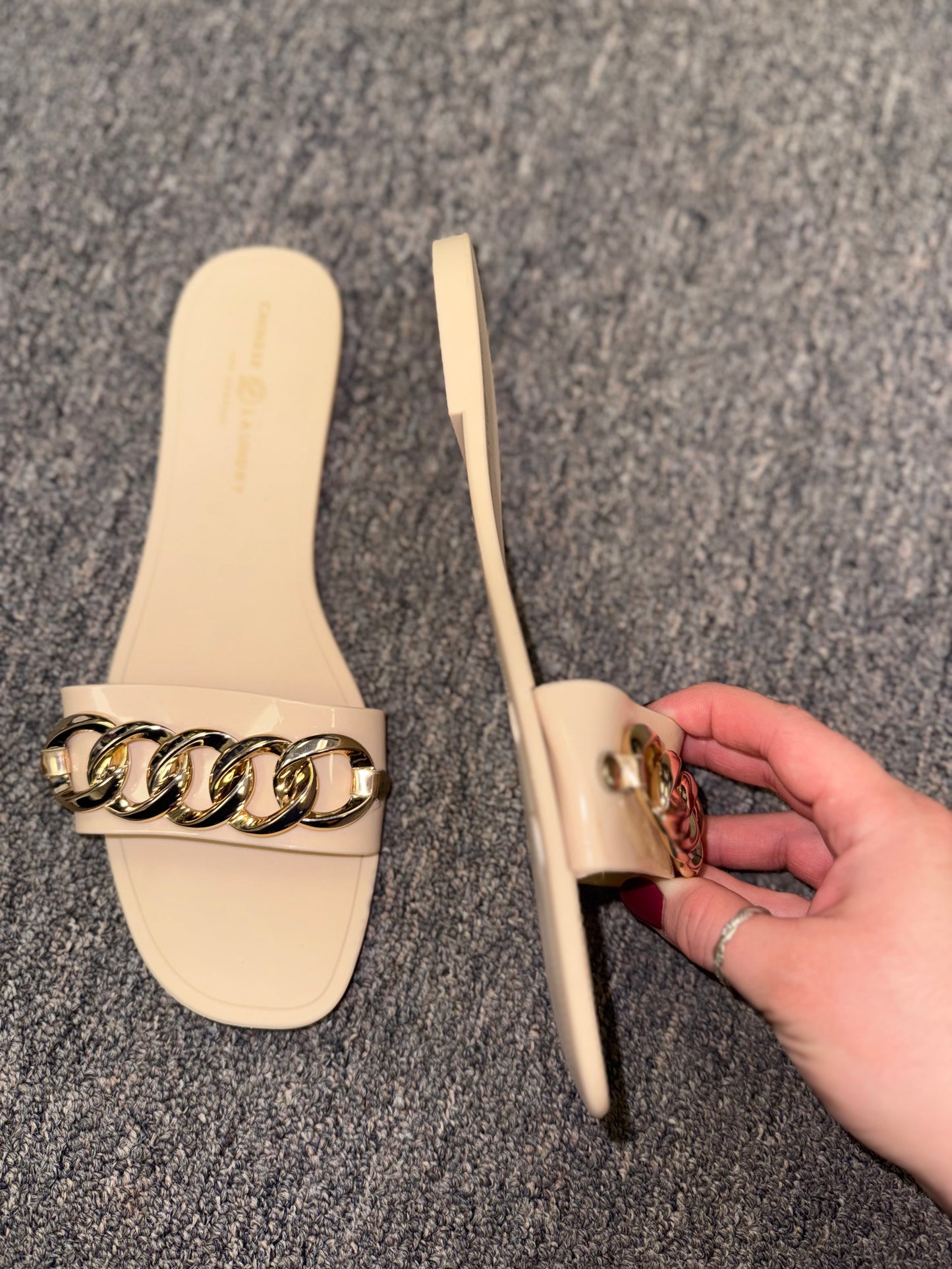 Chinese Laundry (8) Tan Hard Flat with Gold Chain Accent