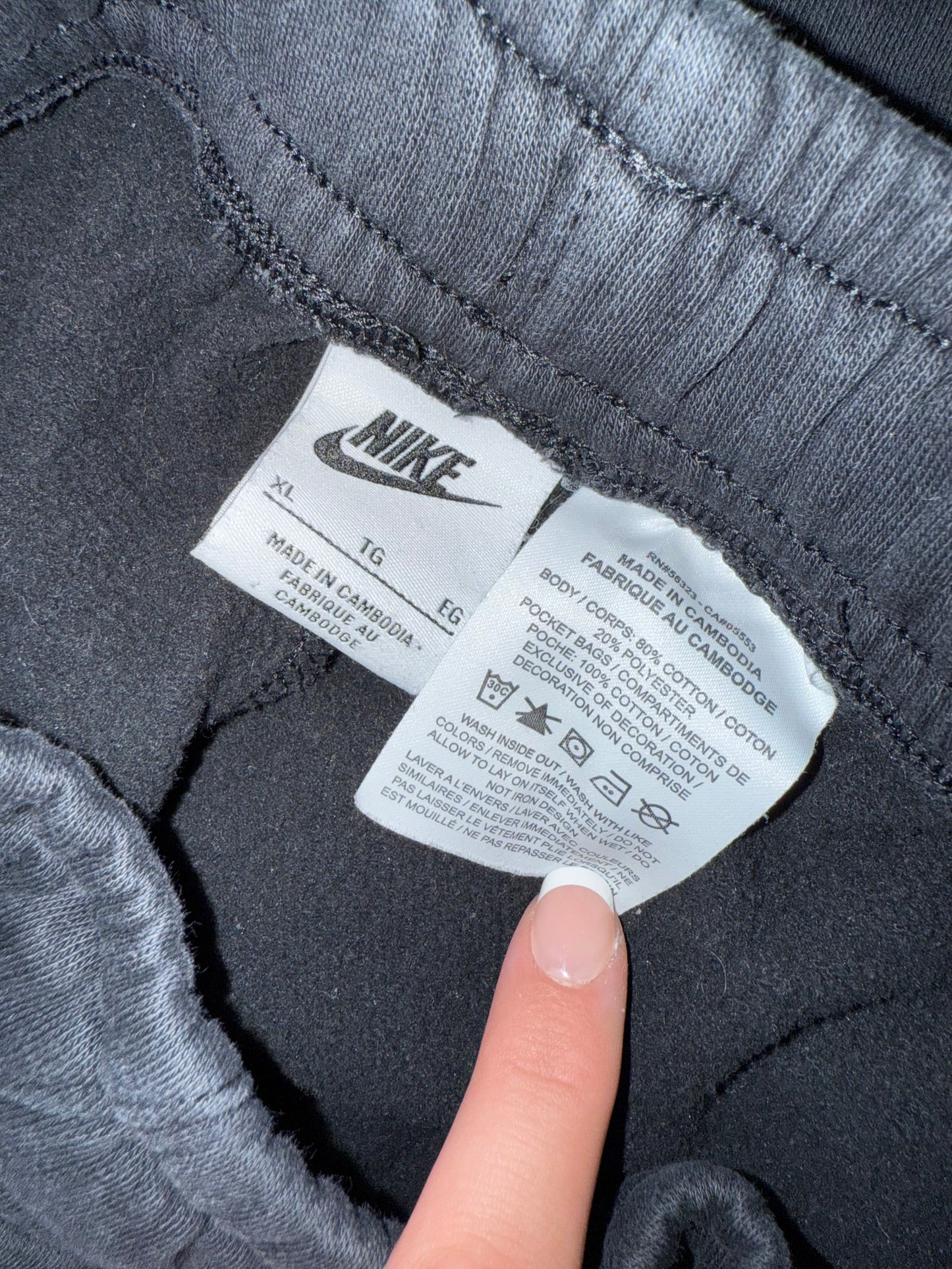 Nike (Kids XL) Black Sweatpants with Pockets