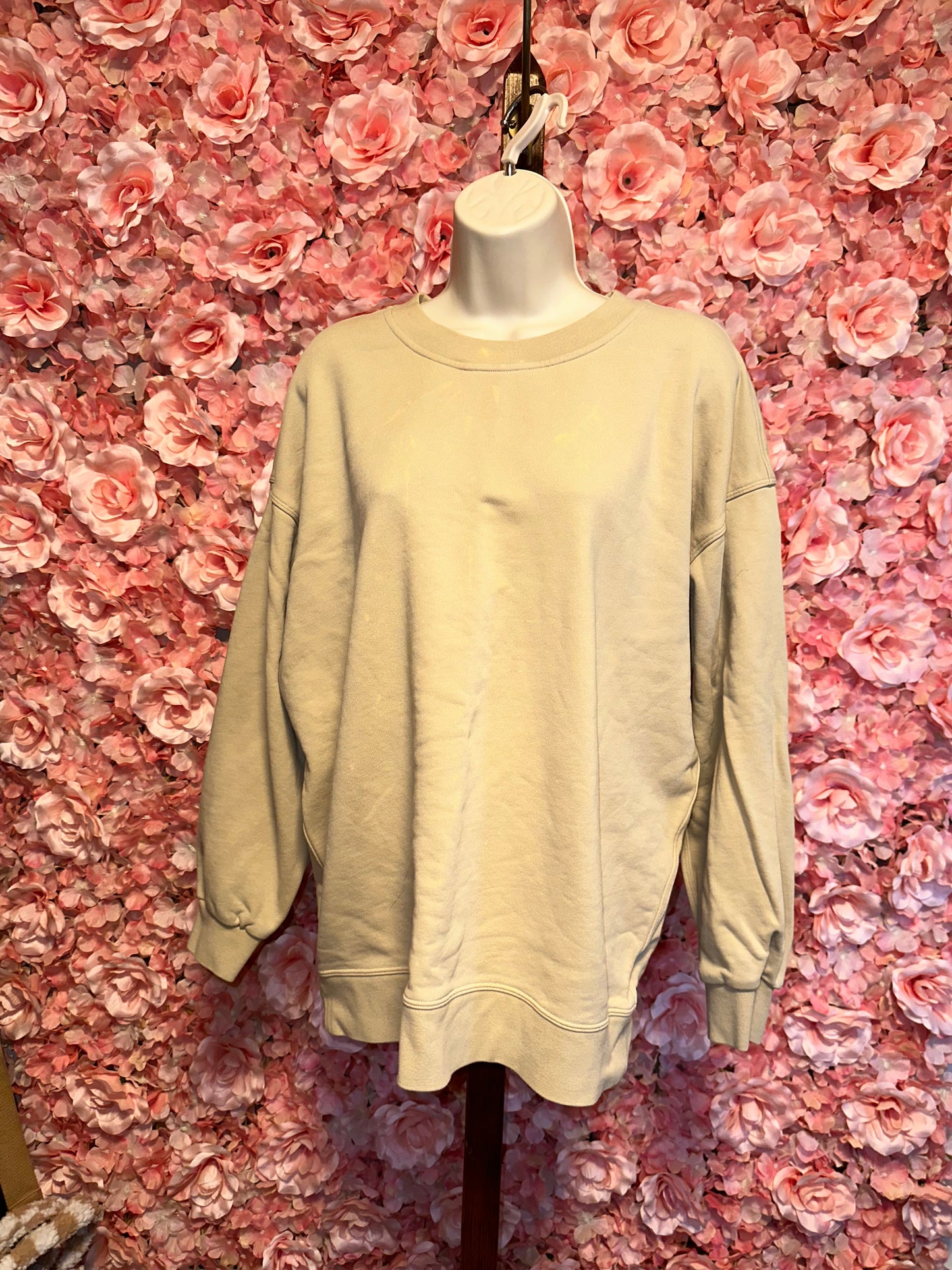 Lululemon (8) Tan Crewneck Sweatshirt