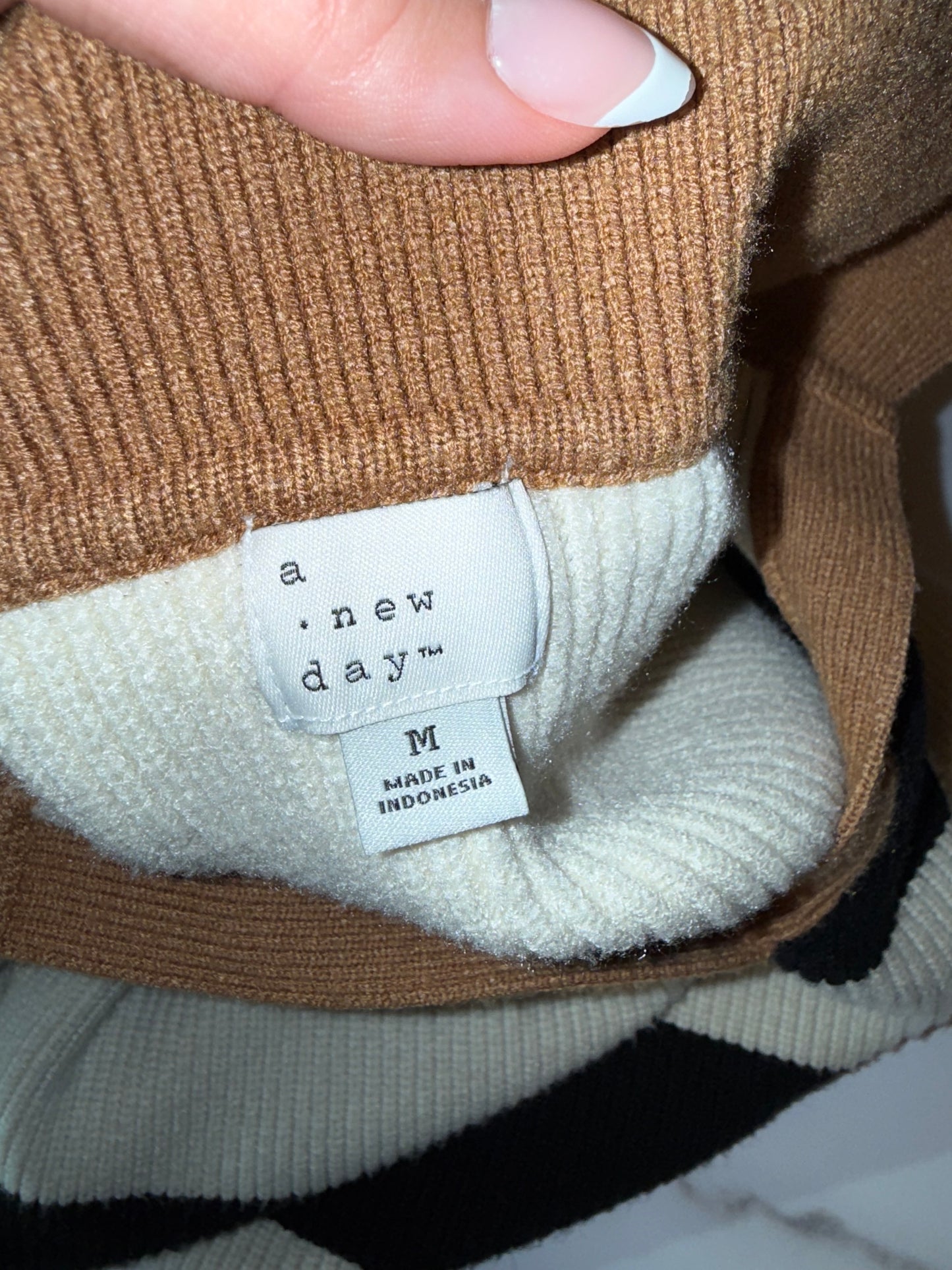 a new day (Medium) Neutral Color Block V-Neck Collared Sweater