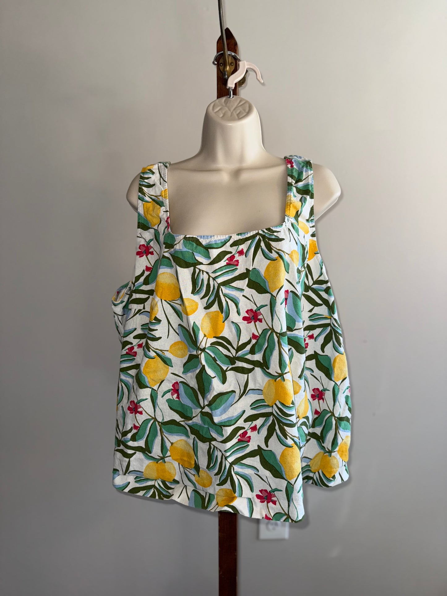 Ava & Viv (3X) Leaf & Lemon Pattern Linen Tank Top with Button Up Back