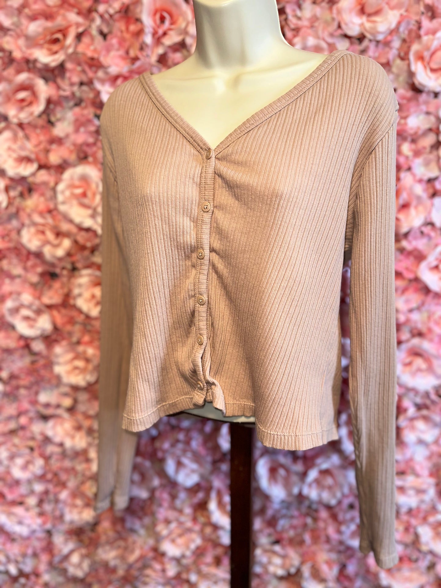 Universal Threads (XXL) Tan Ribbed V-Neck Button Up Long Sleeve Crop Top