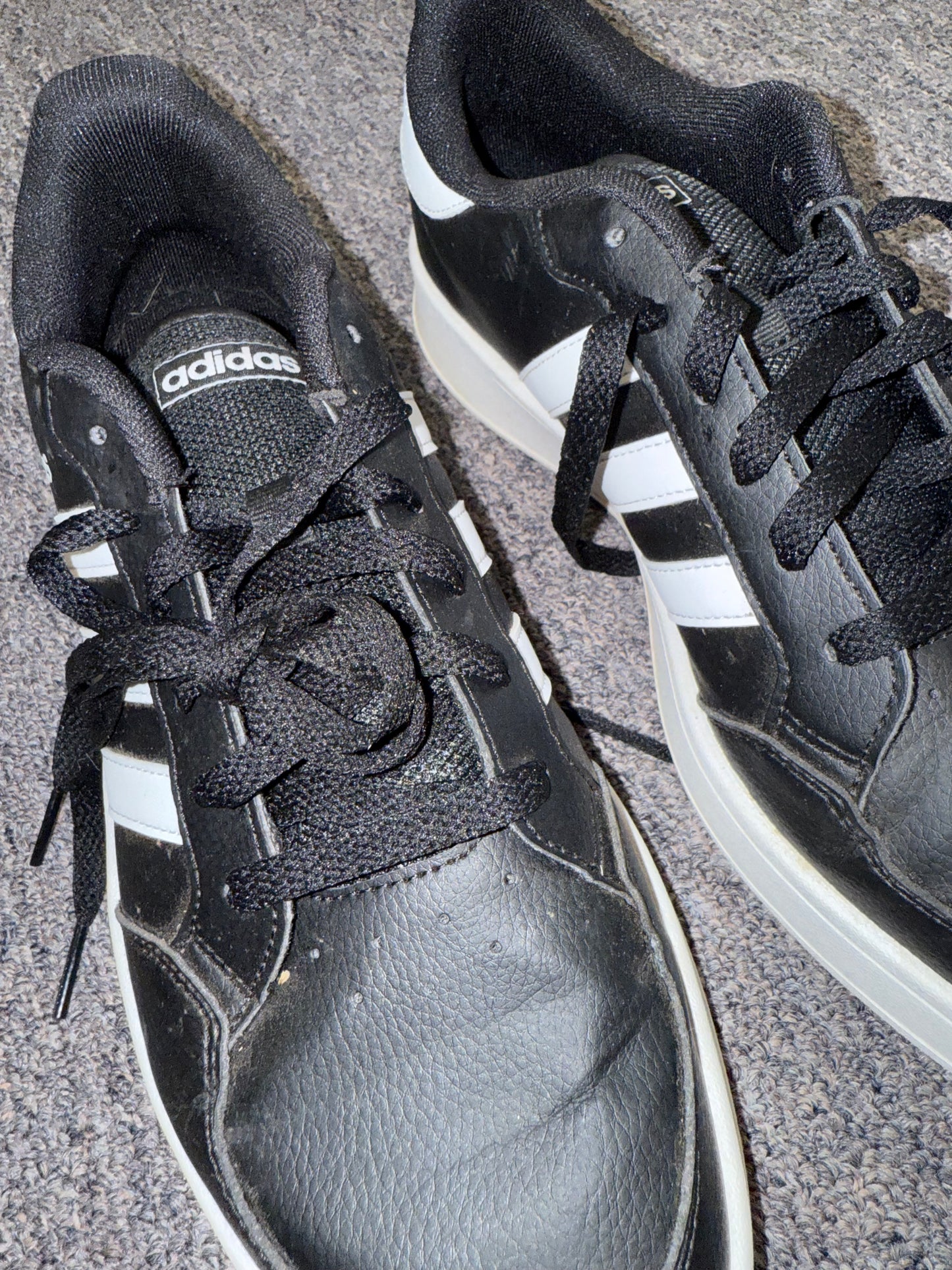 Adidas (11) Black and White Breaknet Casual Sneakers