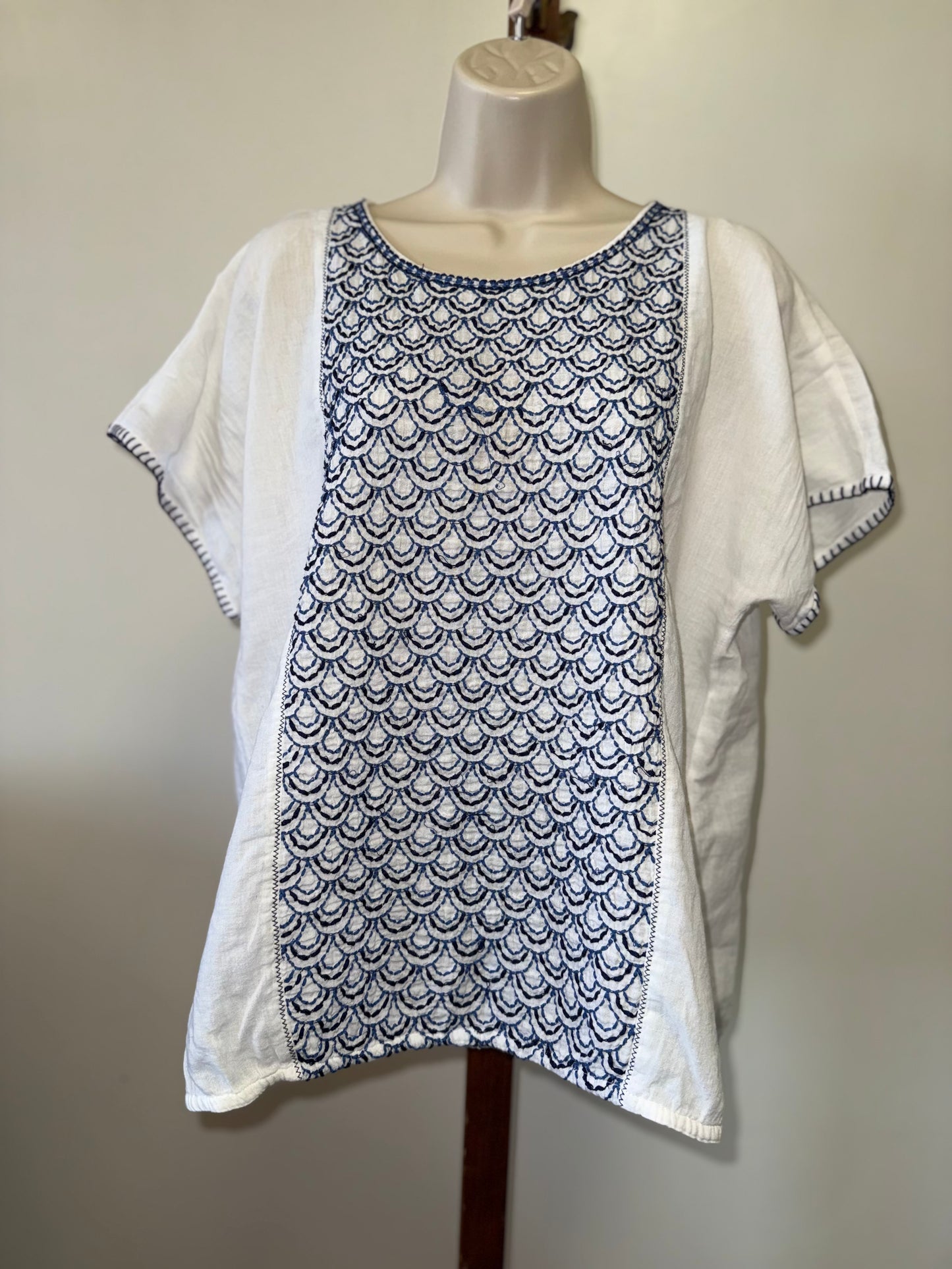 Madewell (Medium) White Short-Sleeve Tunic with Navy Embroidered Panel