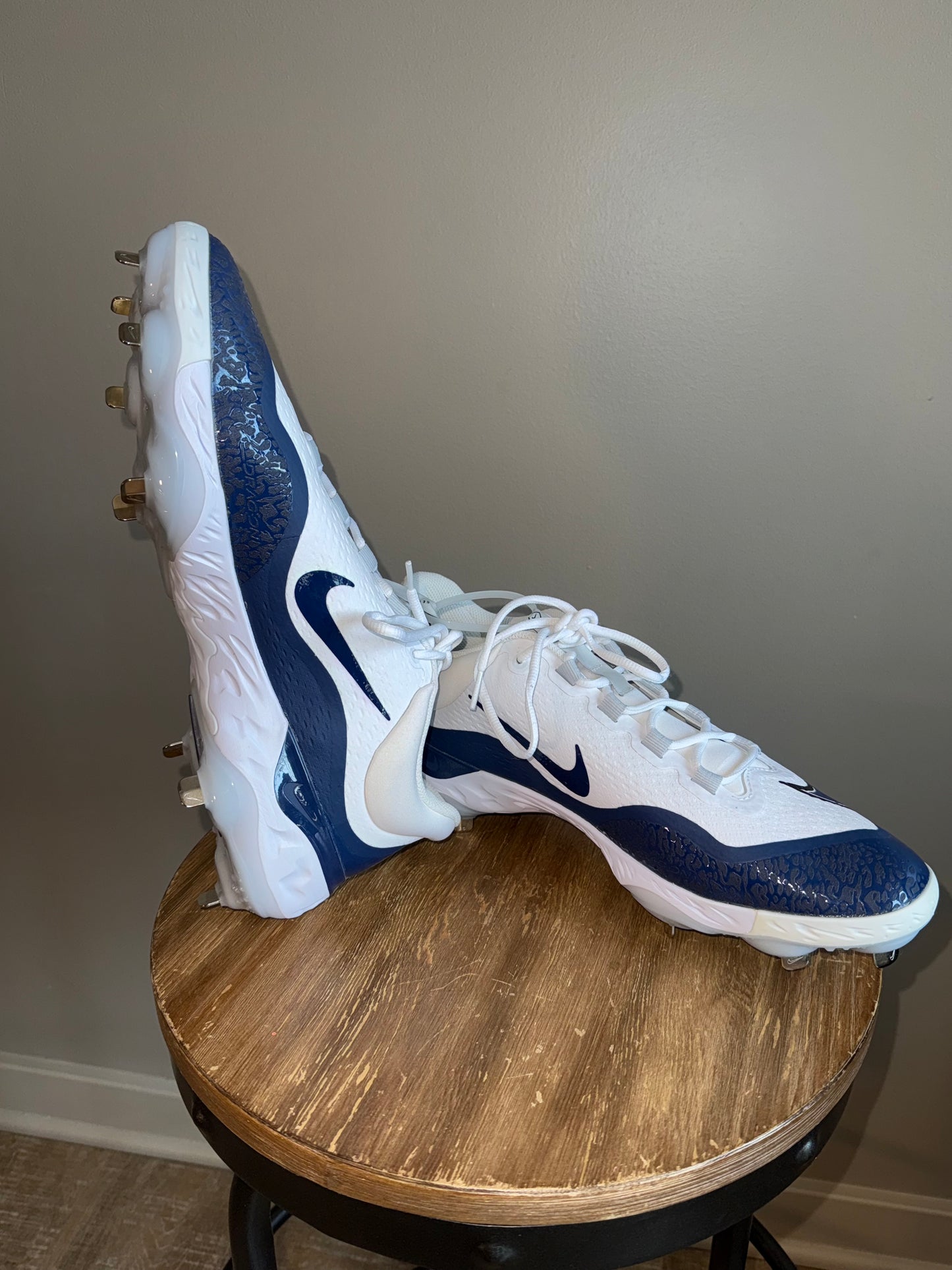Nike (14) Brand New Blue//White Nike React Baseball Cleats