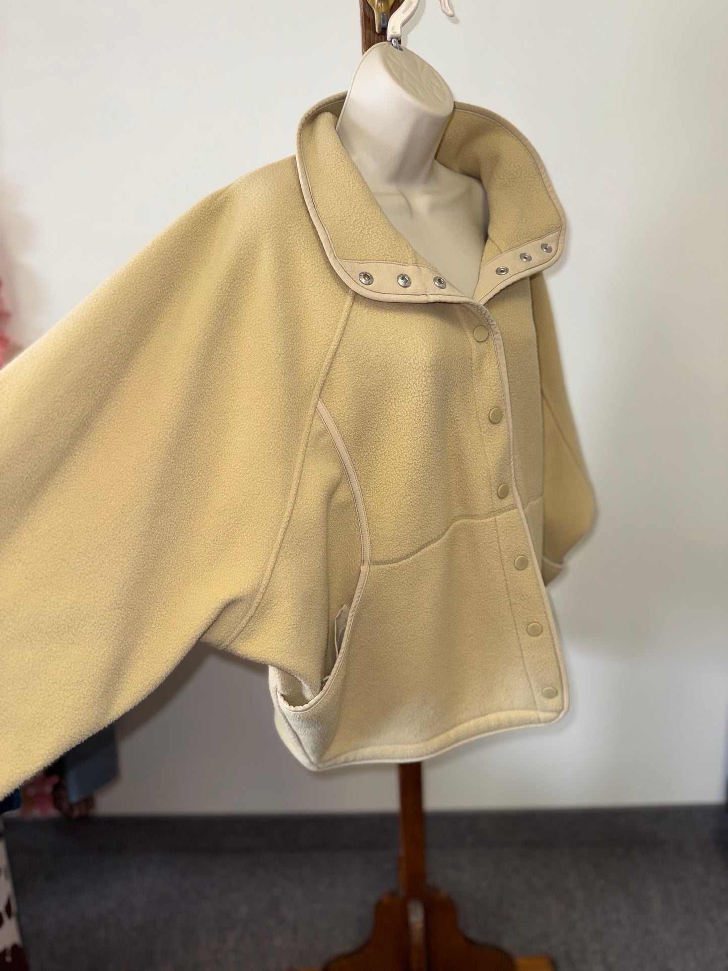 Outdoor Voices (XXL) Tan Fleece Button Up Pullover