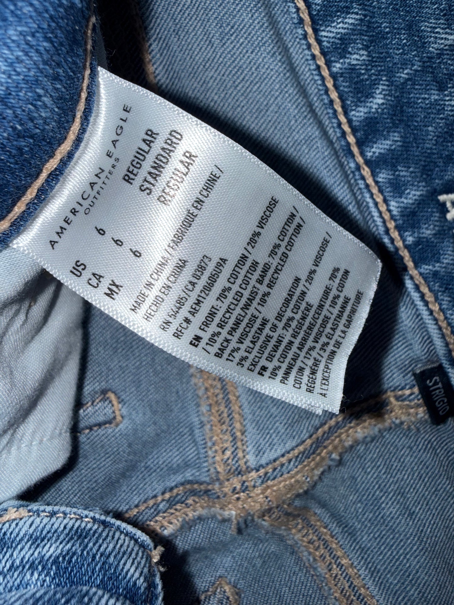American Eagle (6) Strigid Denim Mom Jeans