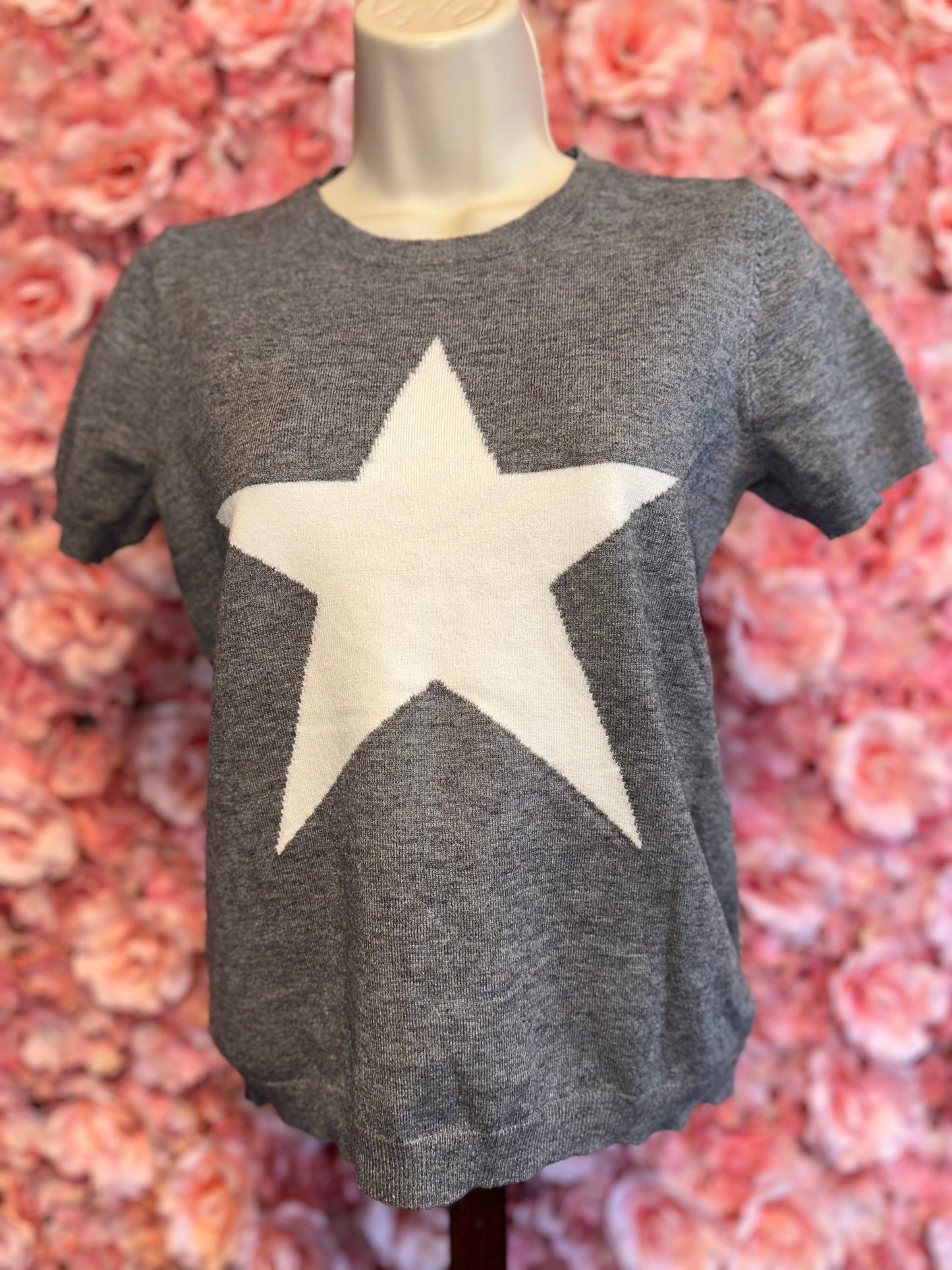 Star Pattern Soft Knit Lightweight Short Sleeve Sweater (Grey//White)