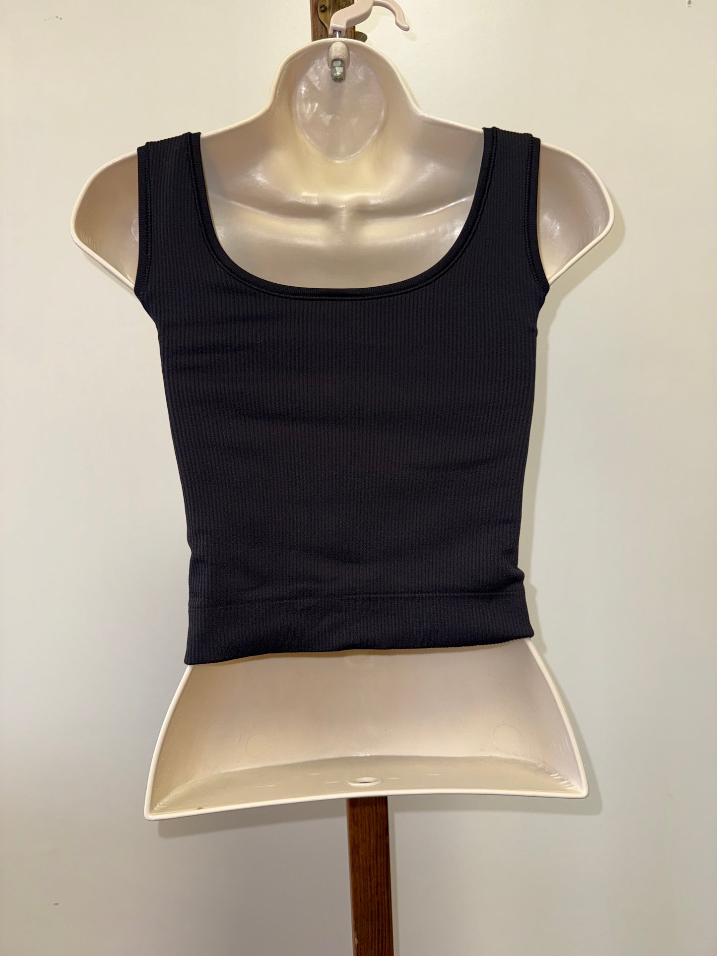 Athleta (XL) Black Ribbed Cropped Tank