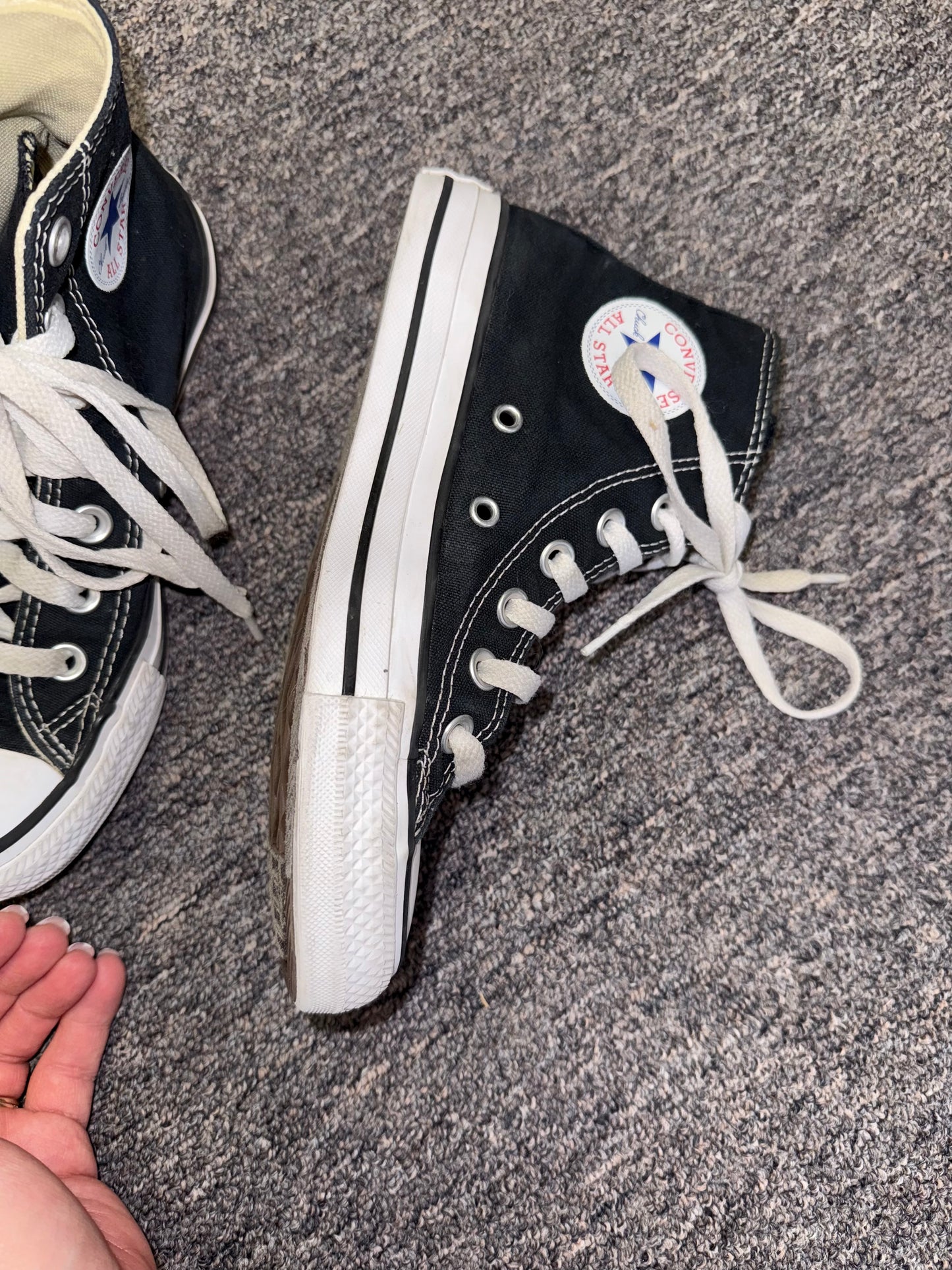 Converse (Womens 5//Mens 3) Black HighTop Laced Up Sneakers