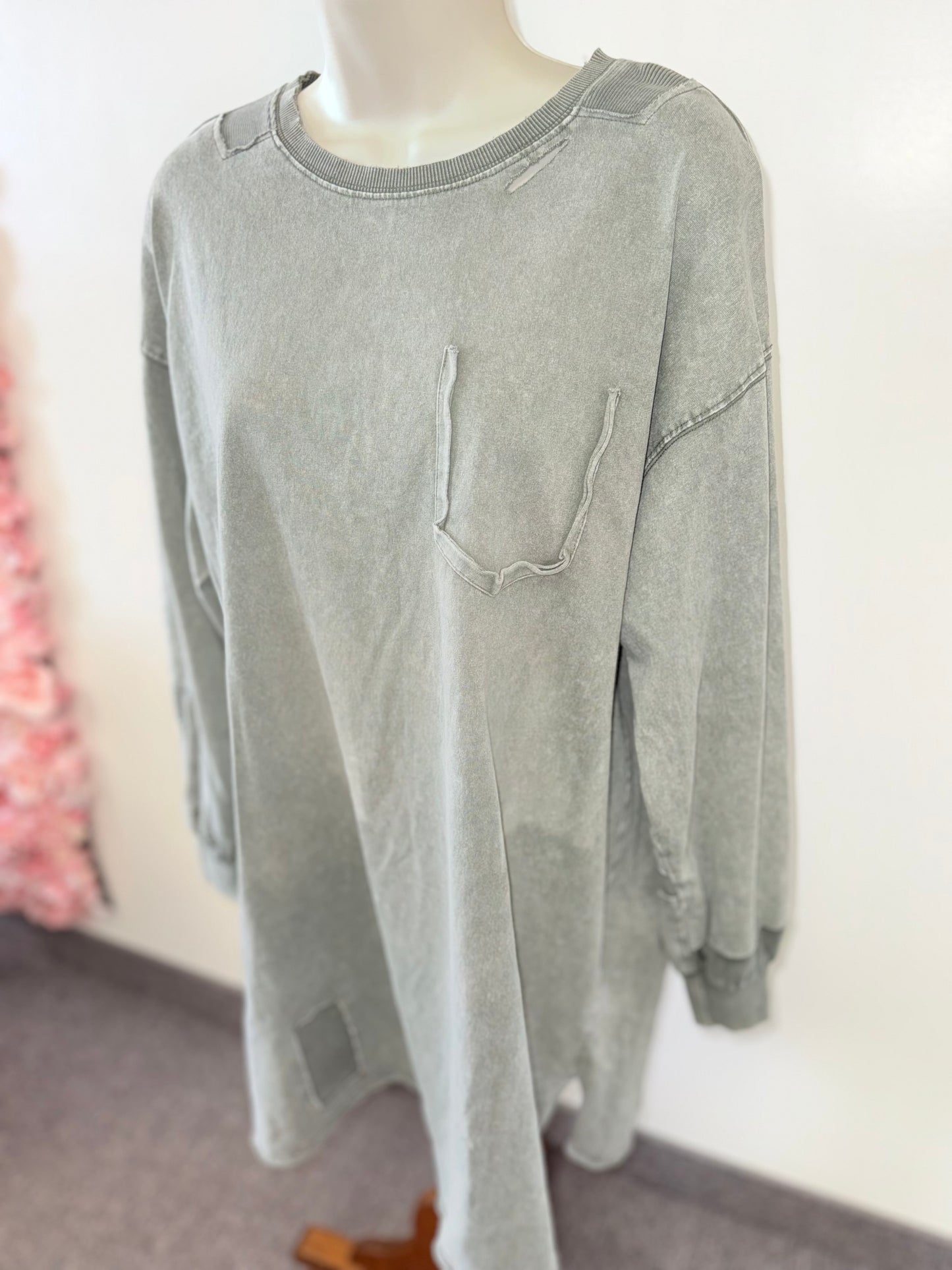 Easel (Medium) Green Distressed Long Sleeve Midi Dress