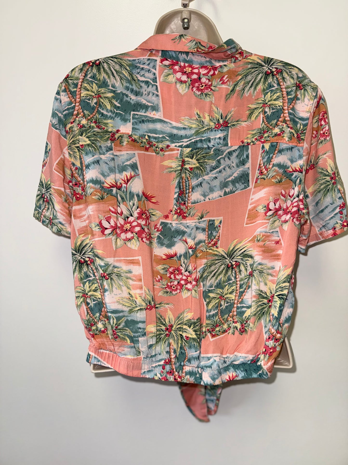 American Eagle (Medium) Pink Beach Floral Pattern Button Up Tied Hem Blouse