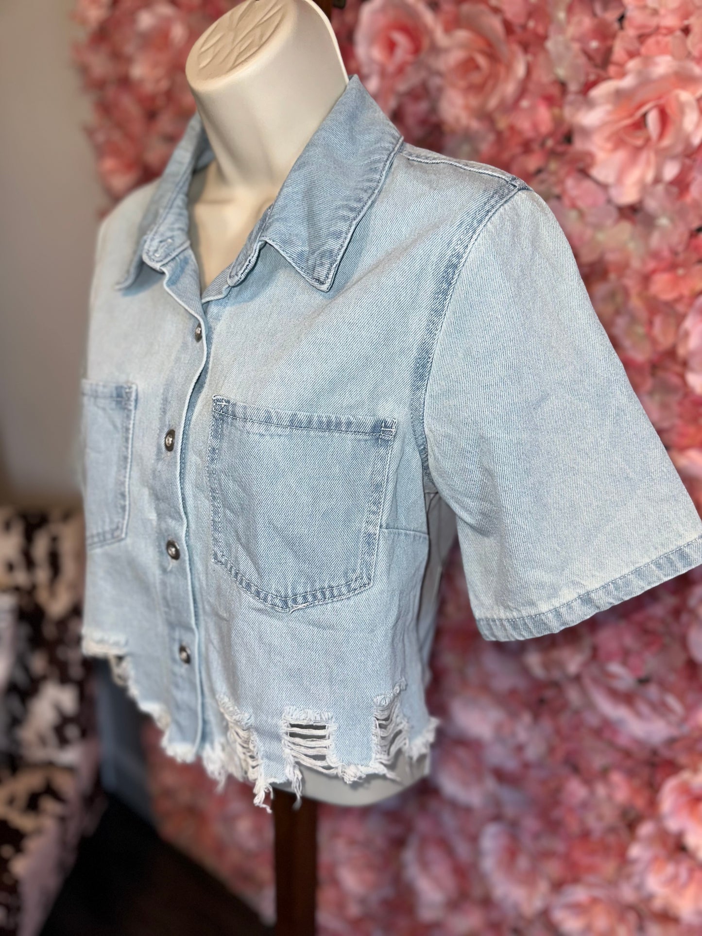 NWT No Boundaries (Small) Brand New Cropped Distressed Denim Button Up