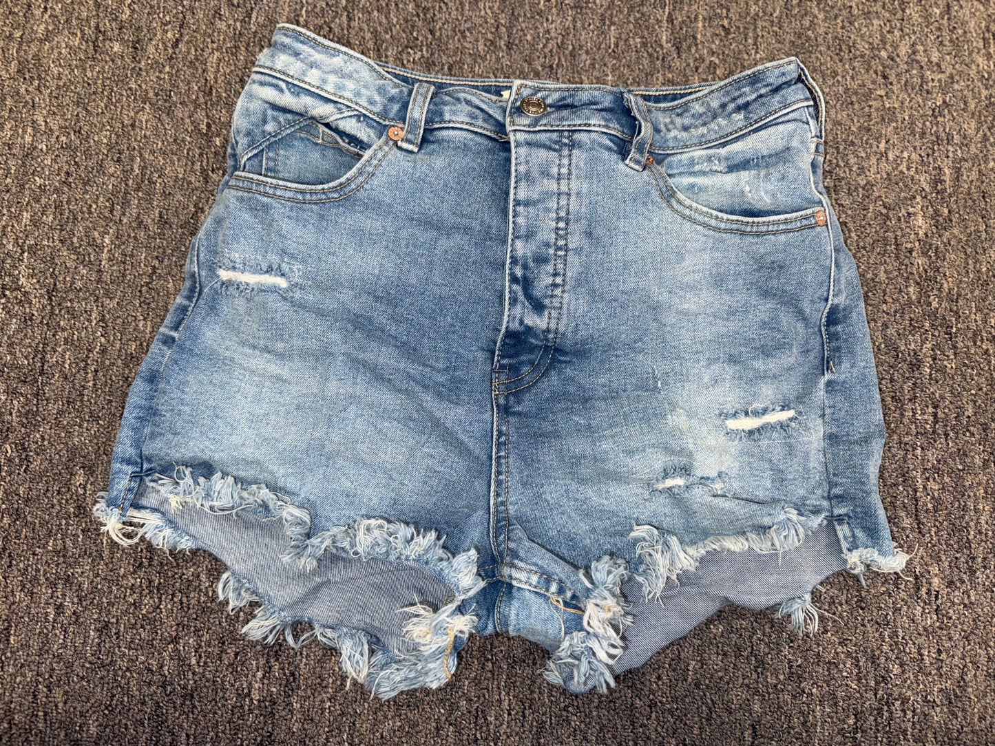 We The Free (28) Distressed Curvy Denim Button Up Jean Shorts