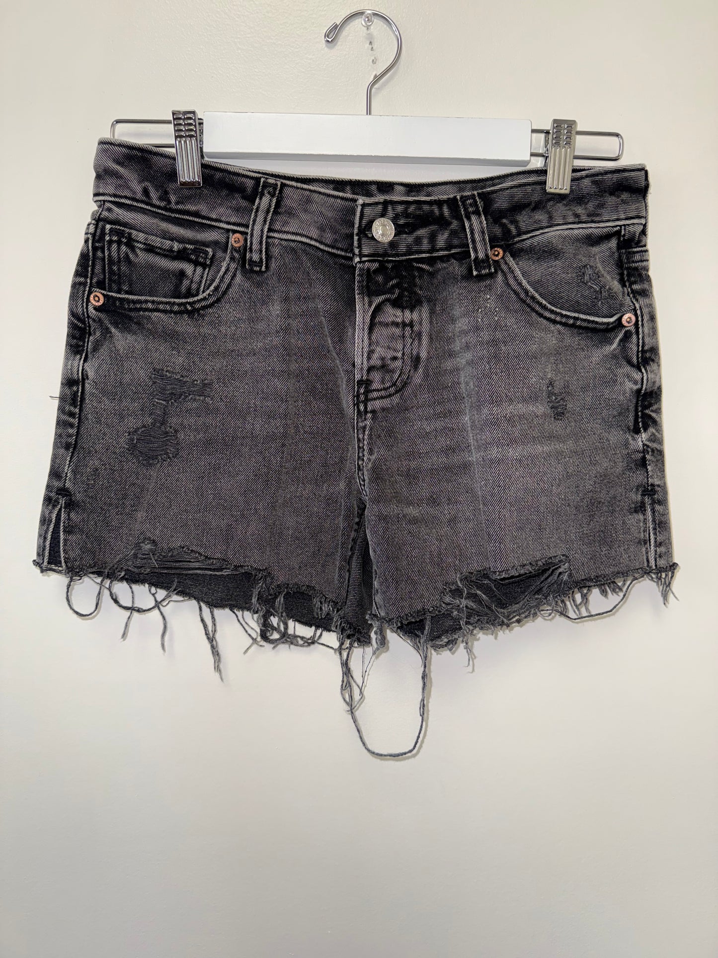 Express (2) Black Distressed Denim Low Rise Boyfriend Midi Jean Shorts