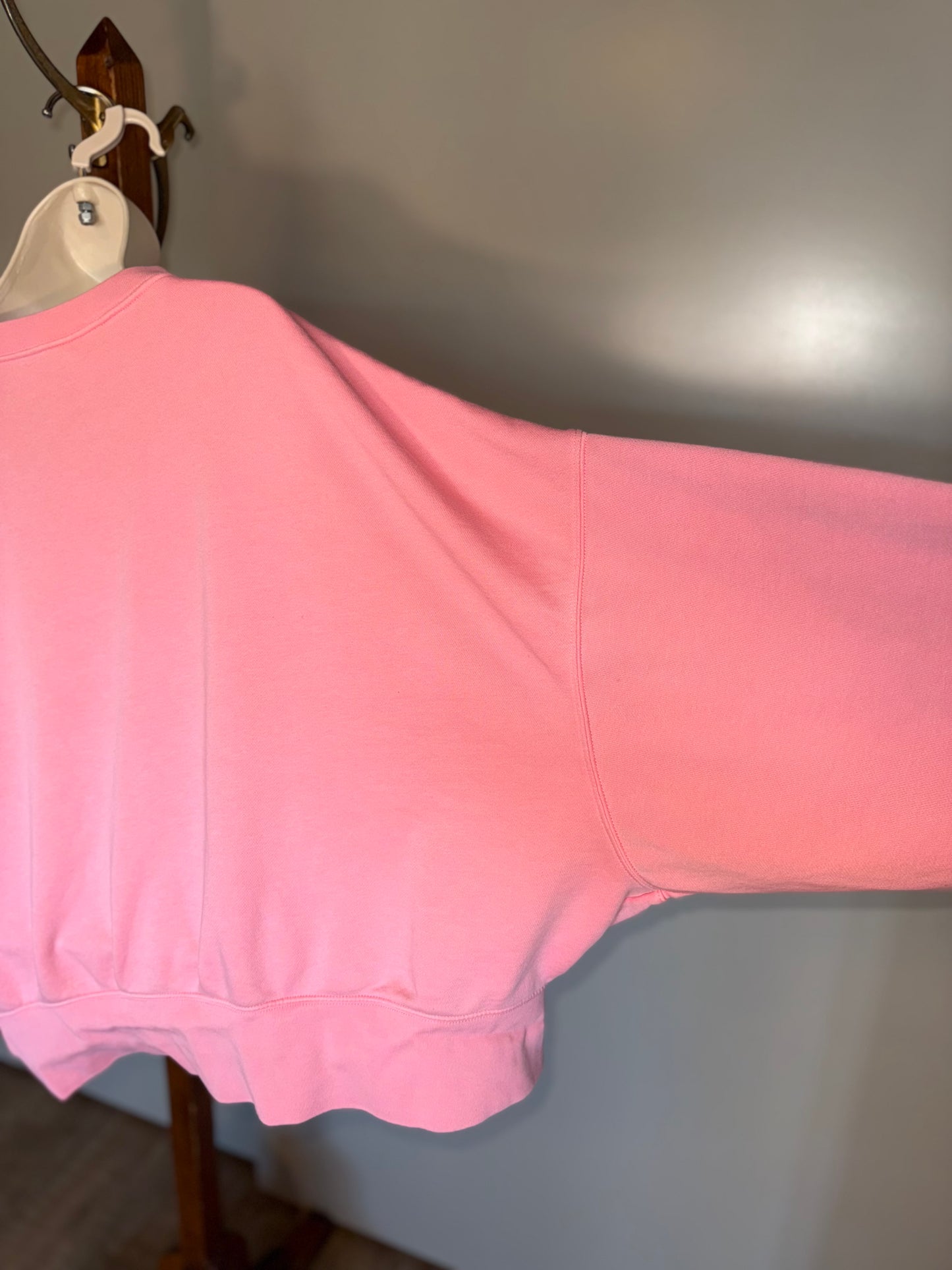 Nike (XL) Pink Cropped Crewneck Sweatshirt with Bleach Splatter