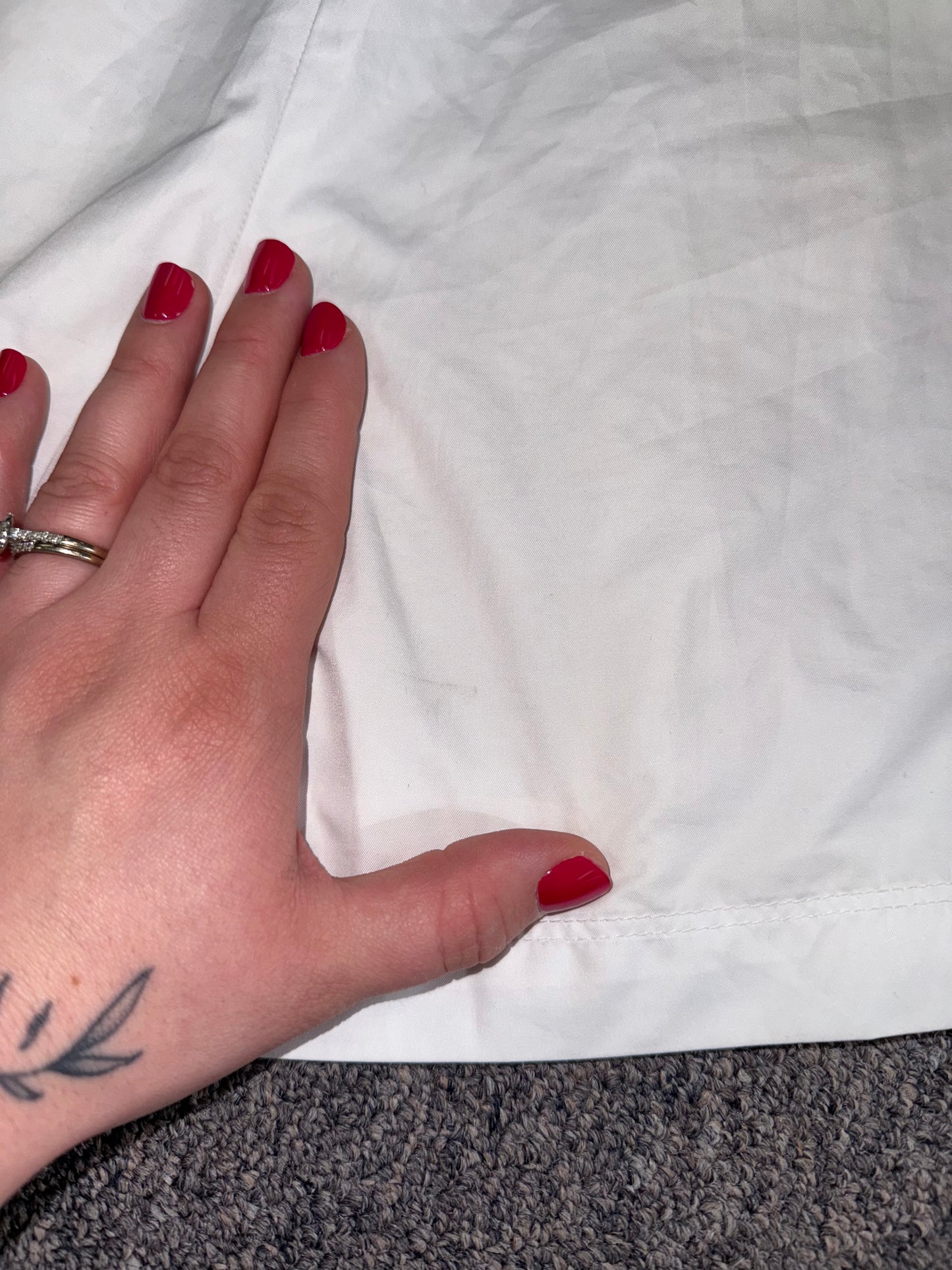 Nike (XS) White Woven Belted Loose Fit Shorts