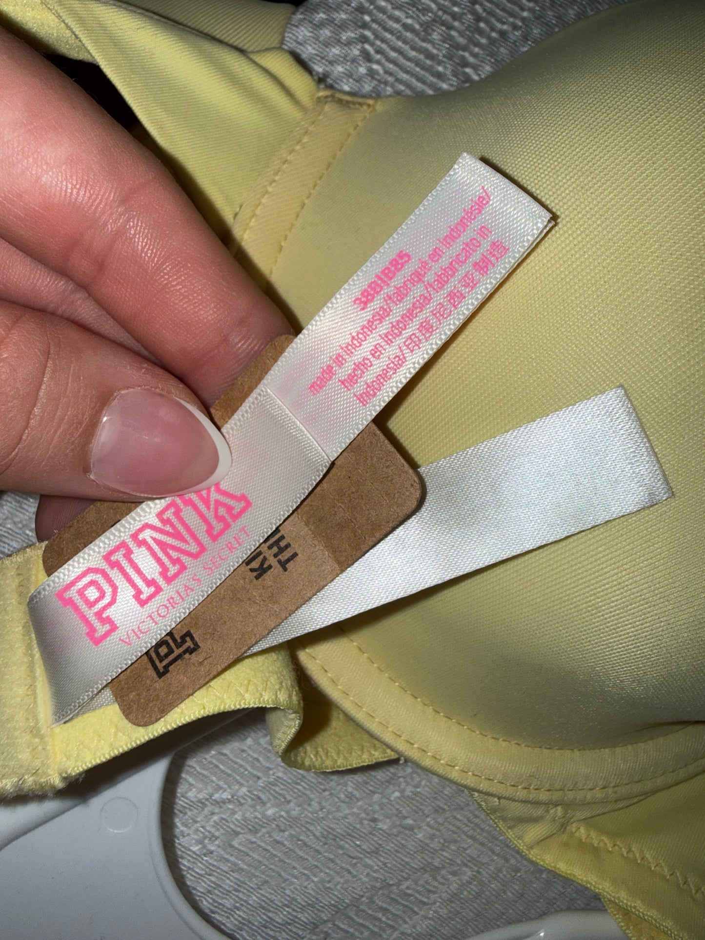 NWT PINK Victoria's Secret (38B) Brand New Yellow Wear Everywhere T-Shirt Bra