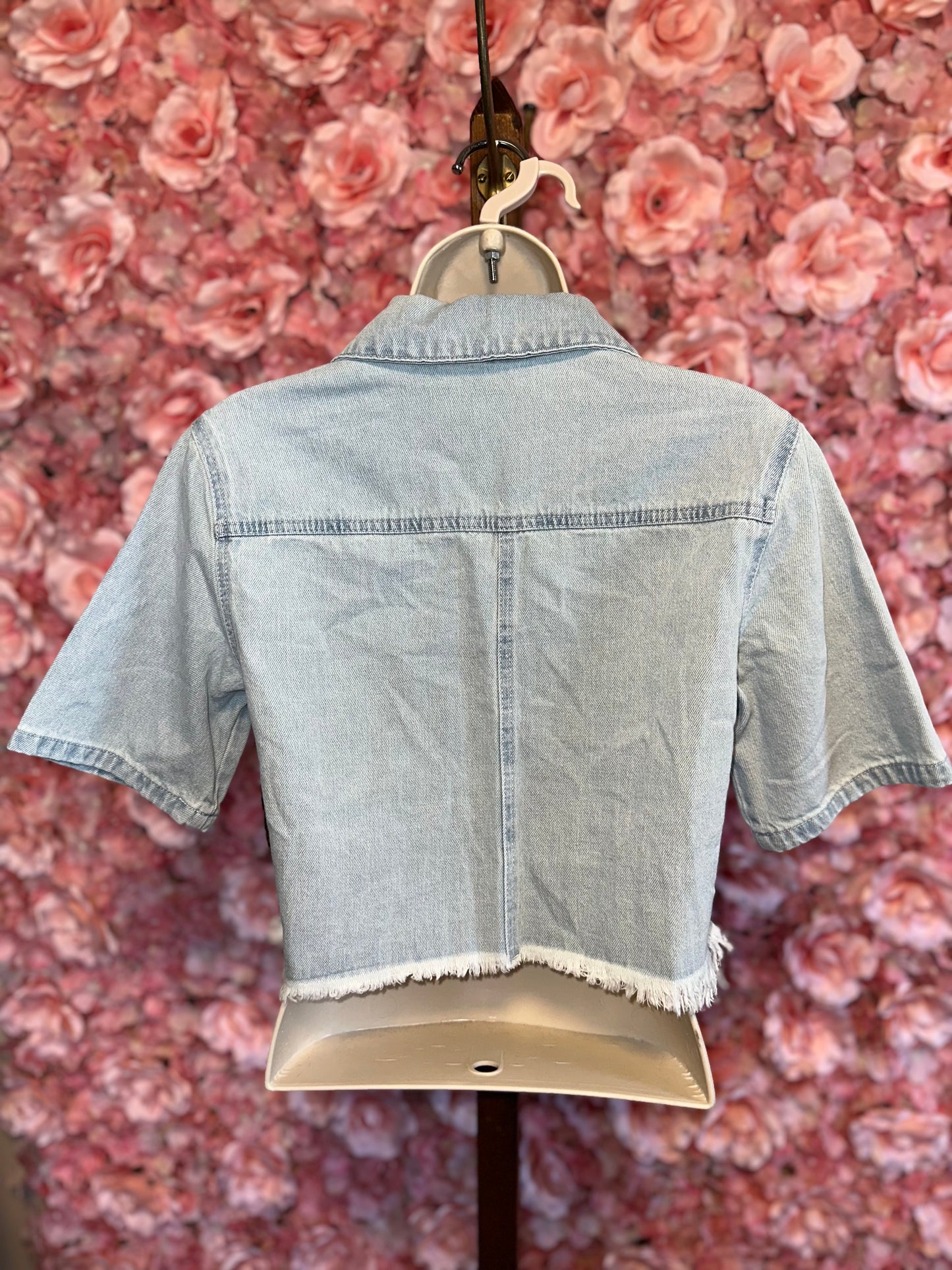 NWT No Boundaries (Small) Brand New Cropped Distressed Denim Button Up