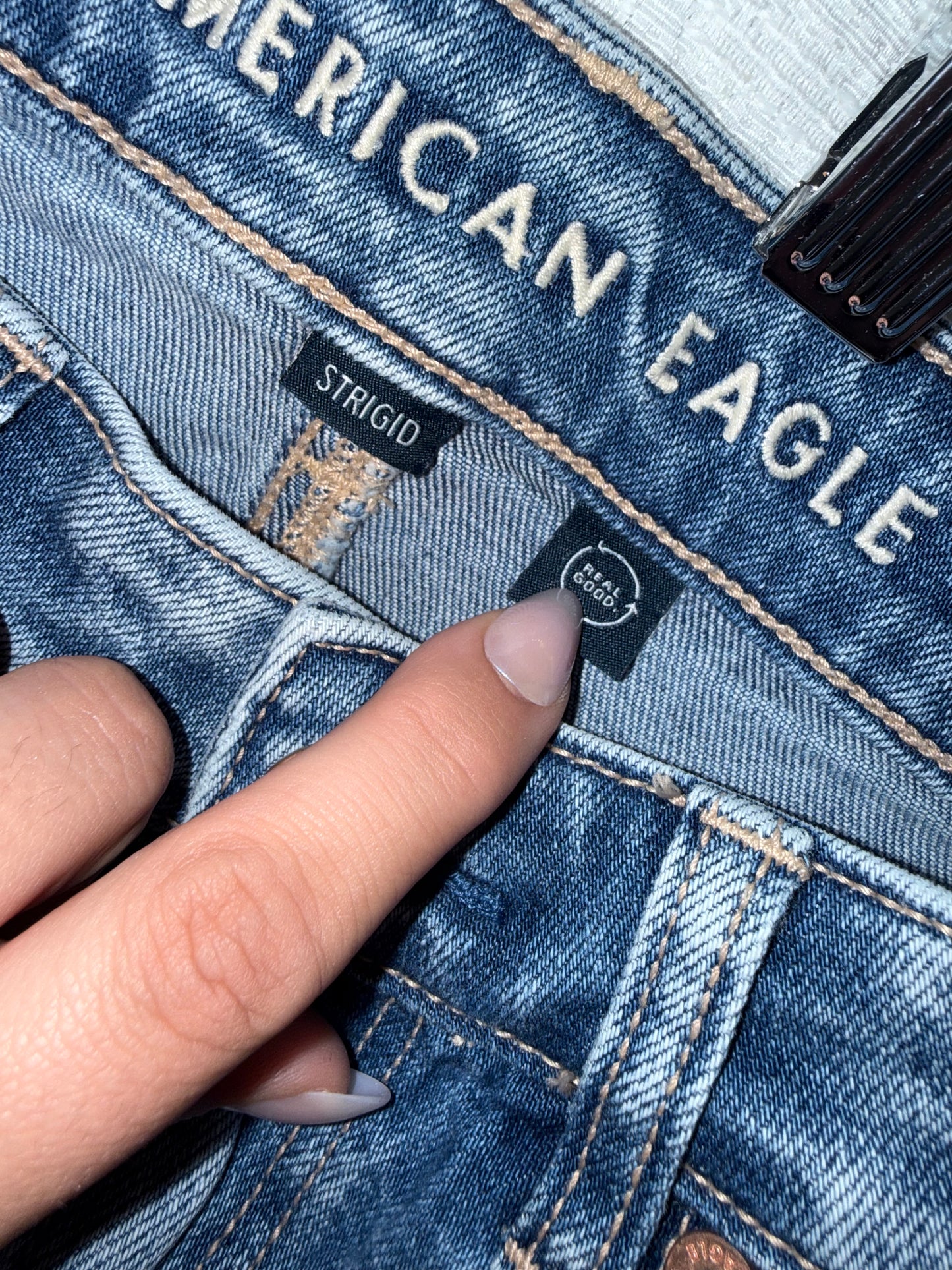 American Eagle (6) Strigid Denim Mom Jeans