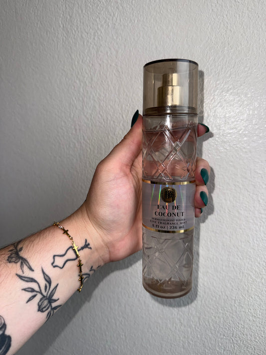Bath & Body Works (8 fl/oz) Eau De Coconut Perfume