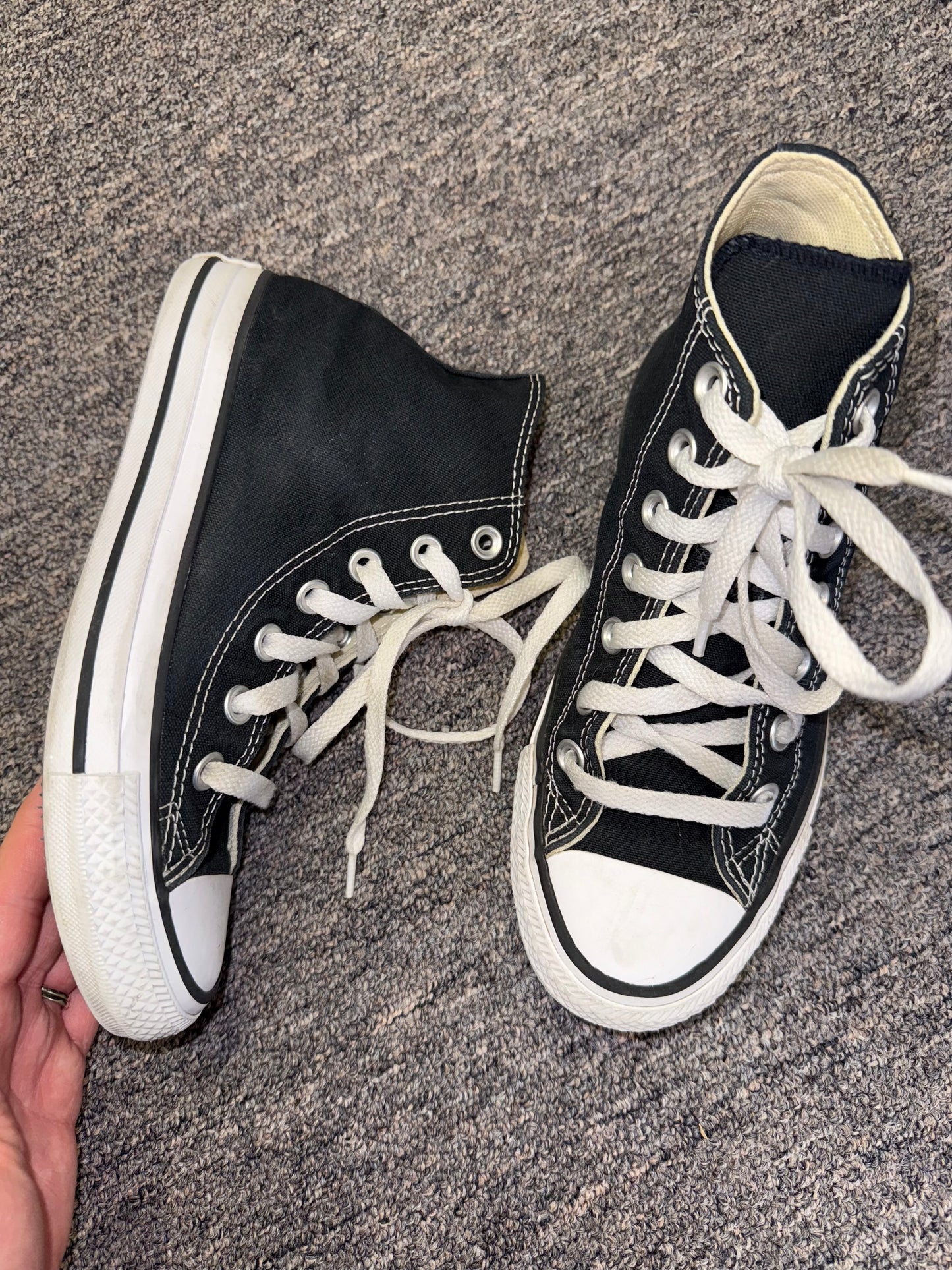 Converse (Womens 5//Mens 3) Black HighTop Laced Up Sneakers