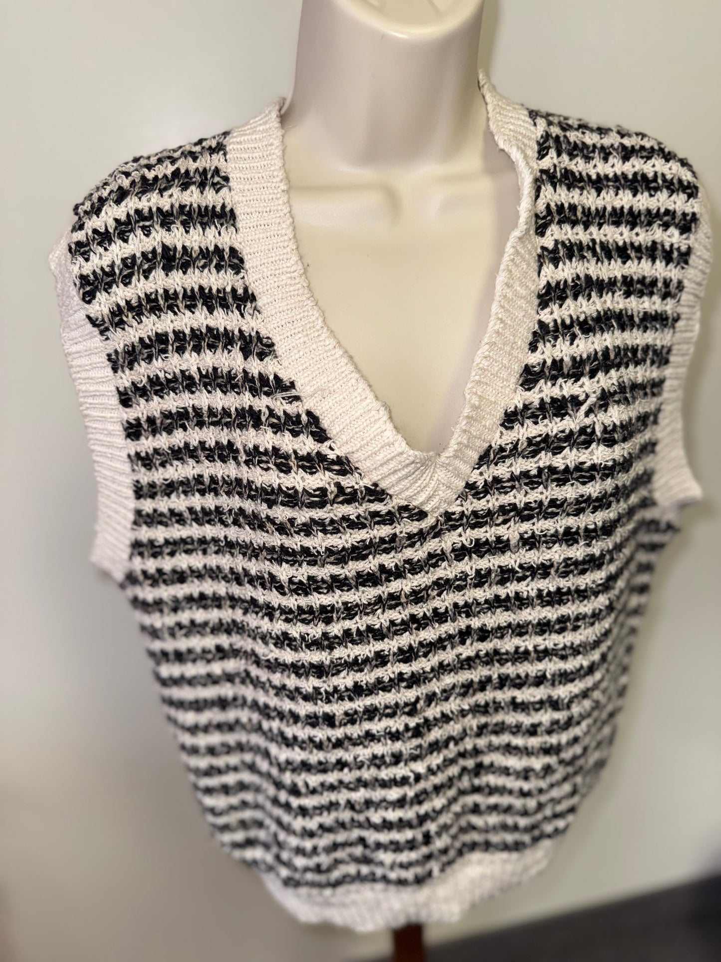 Tony Lambert (Large) Vintage Neutral Striped V-Neck Sleeveless Knit Sweater Vest